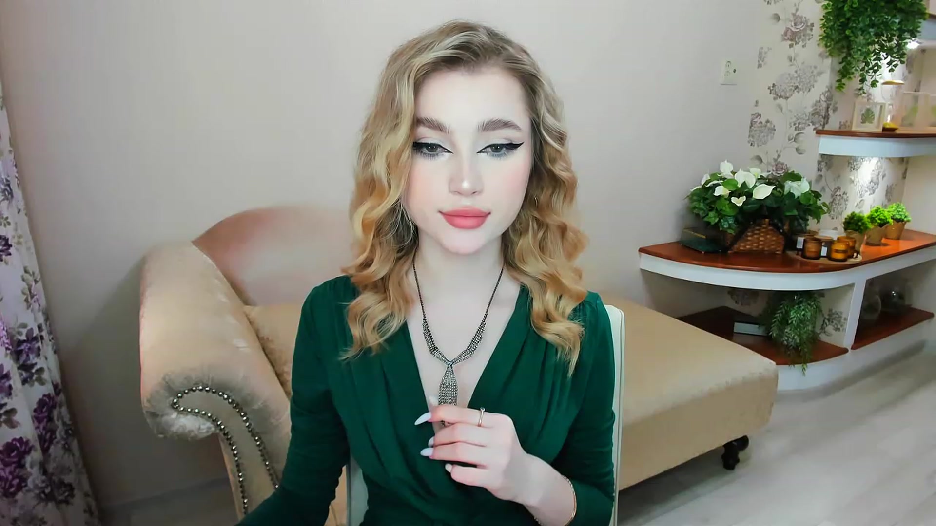 Gallery image thumbnail from CcrystalSoul's myfreecams stream on, 05/01/2023, 09:56 image 10 of 20