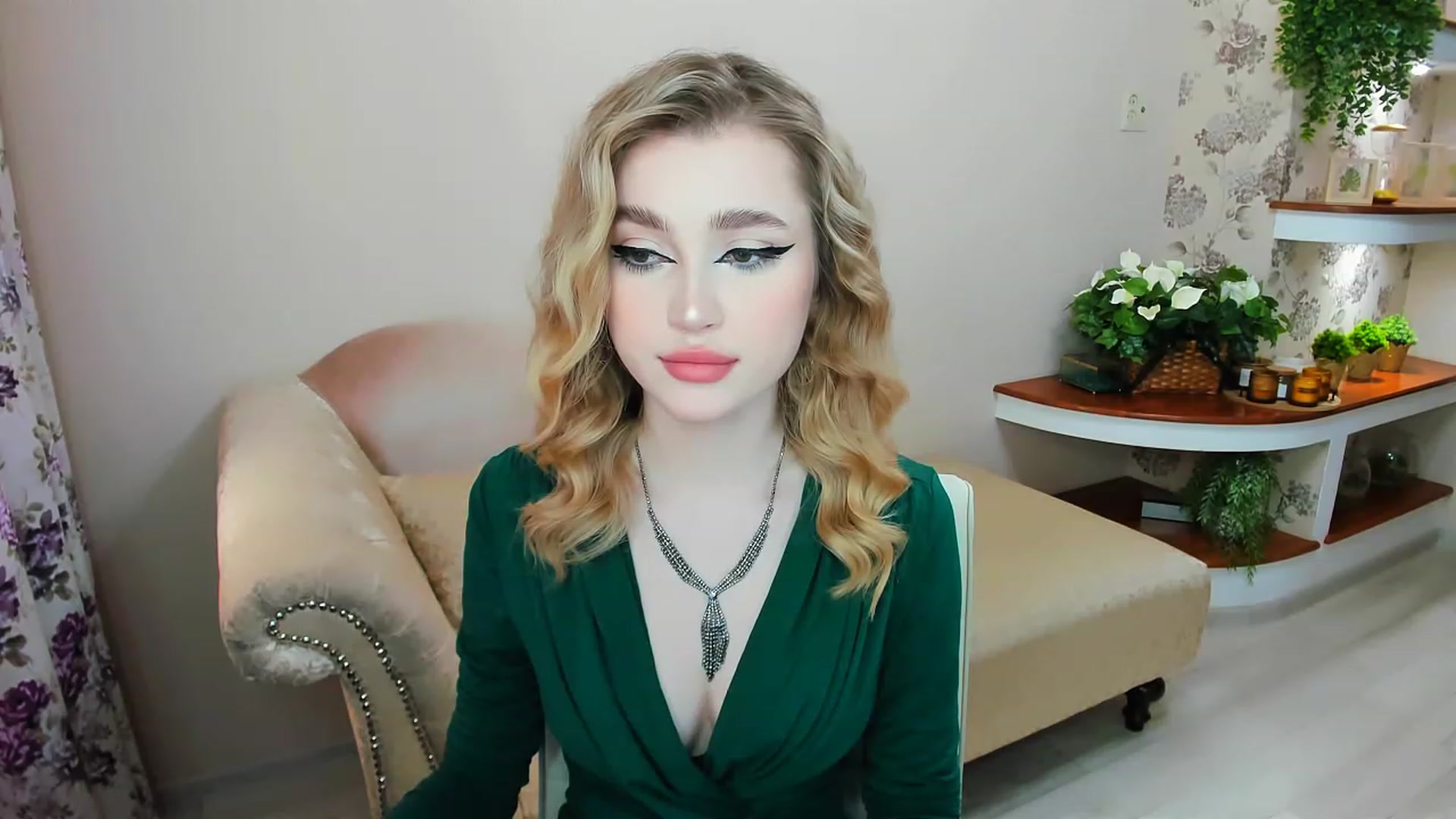 Gallery image thumbnail from CcrystalSoul's myfreecams stream on, 05/01/2023, 09:56 image 19 of 20