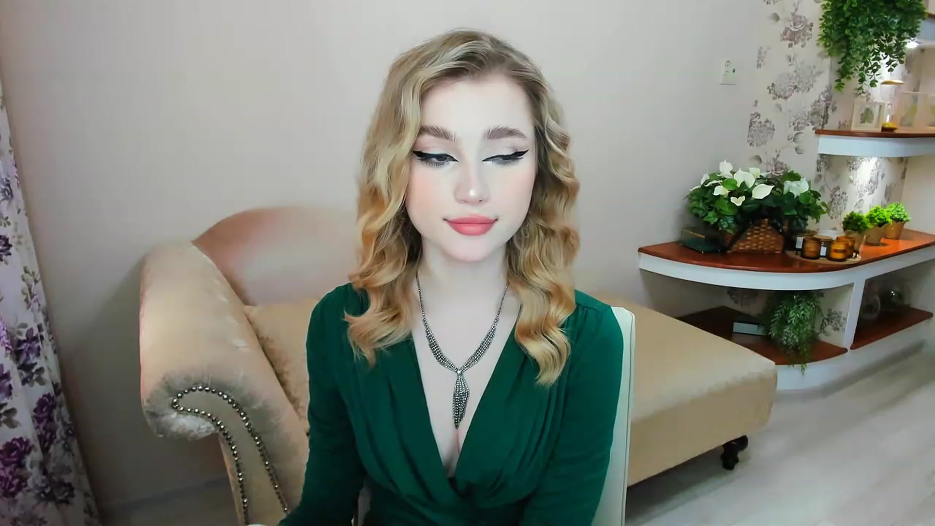 Gallery image thumbnail from CcrystalSoul's myfreecams stream on, 05/01/2023, 09:56 image 14 of 20