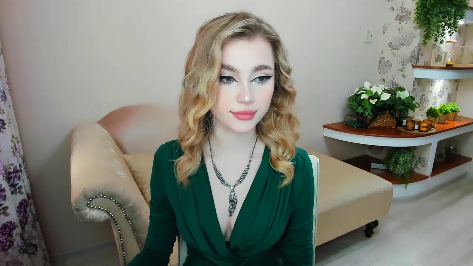 Gallery image thumbnail from CcrystalSoul's myfreecams stream on, 05/01/2023, 09:56 image 11 of 20