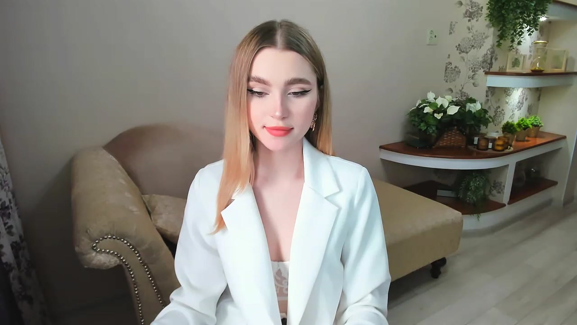 Gallery image thumbnail from CcrystalSoul's myfreecams stream on, 05/03/2023, 11:17 image 11 of 20