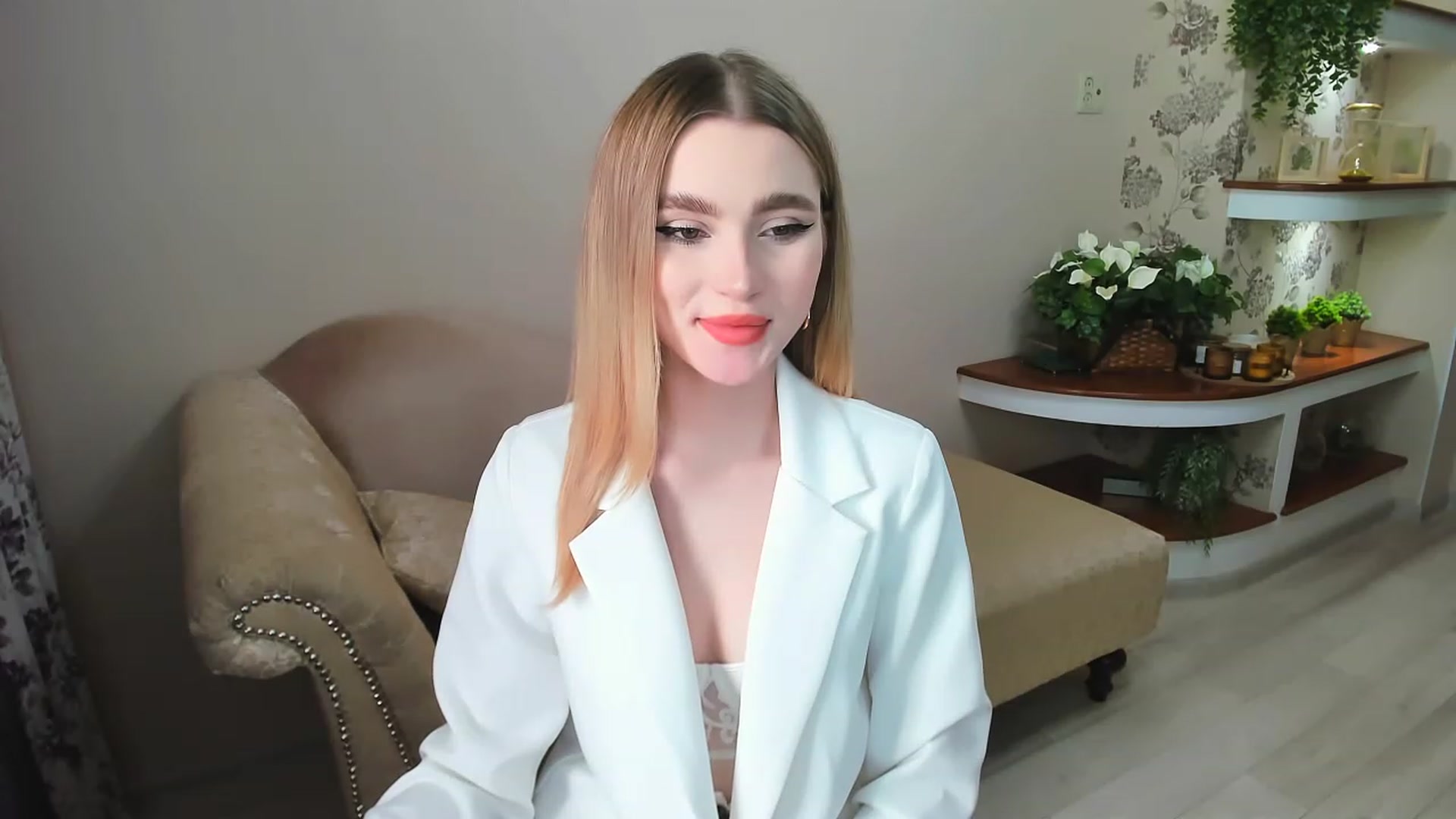Gallery image thumbnail from CcrystalSoul's myfreecams stream on, 05/03/2023, 11:17 image 12 of 20