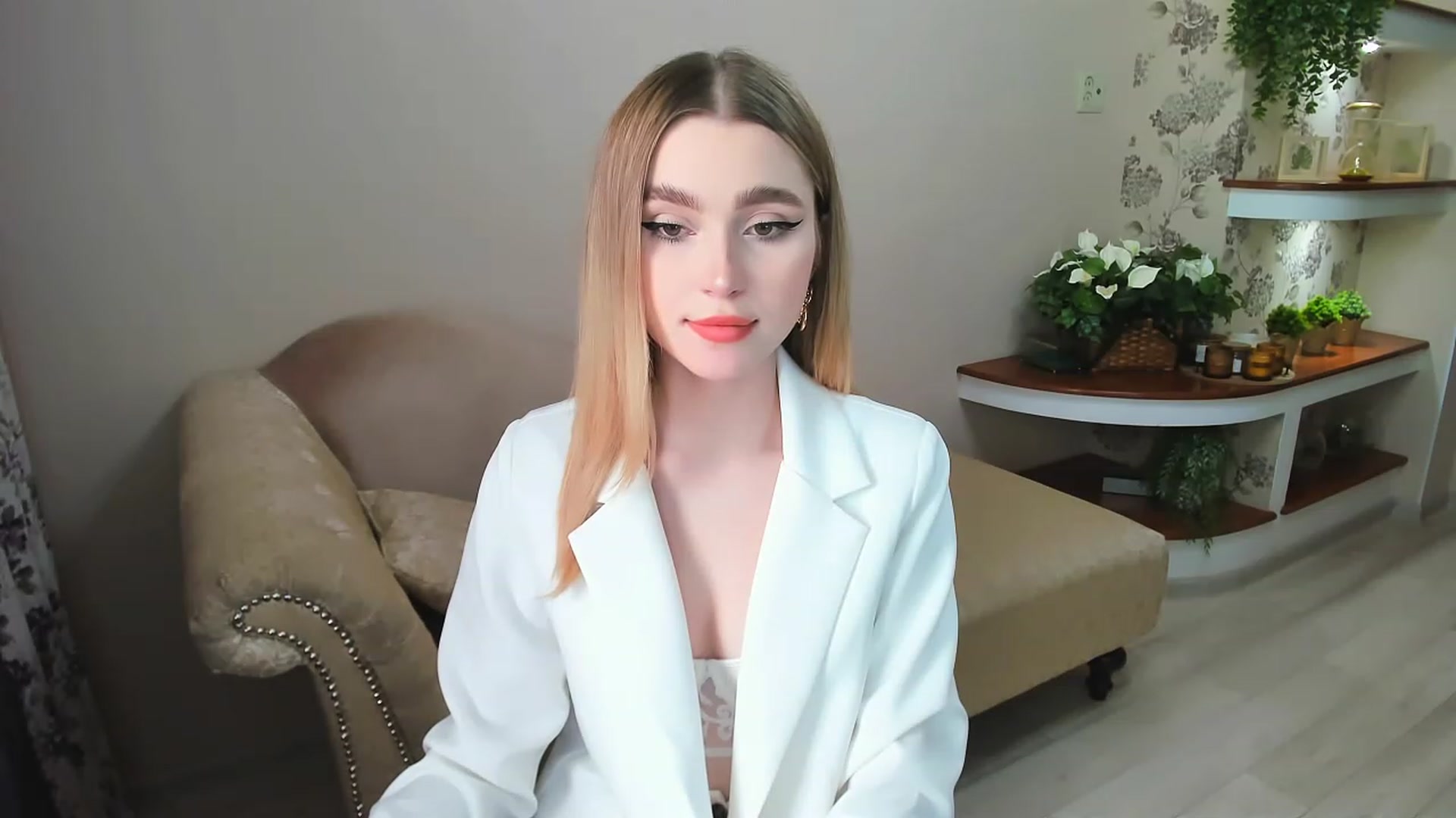 Gallery image thumbnail from CcrystalSoul's myfreecams stream on, 05/03/2023, 11:17 image 13 of 20