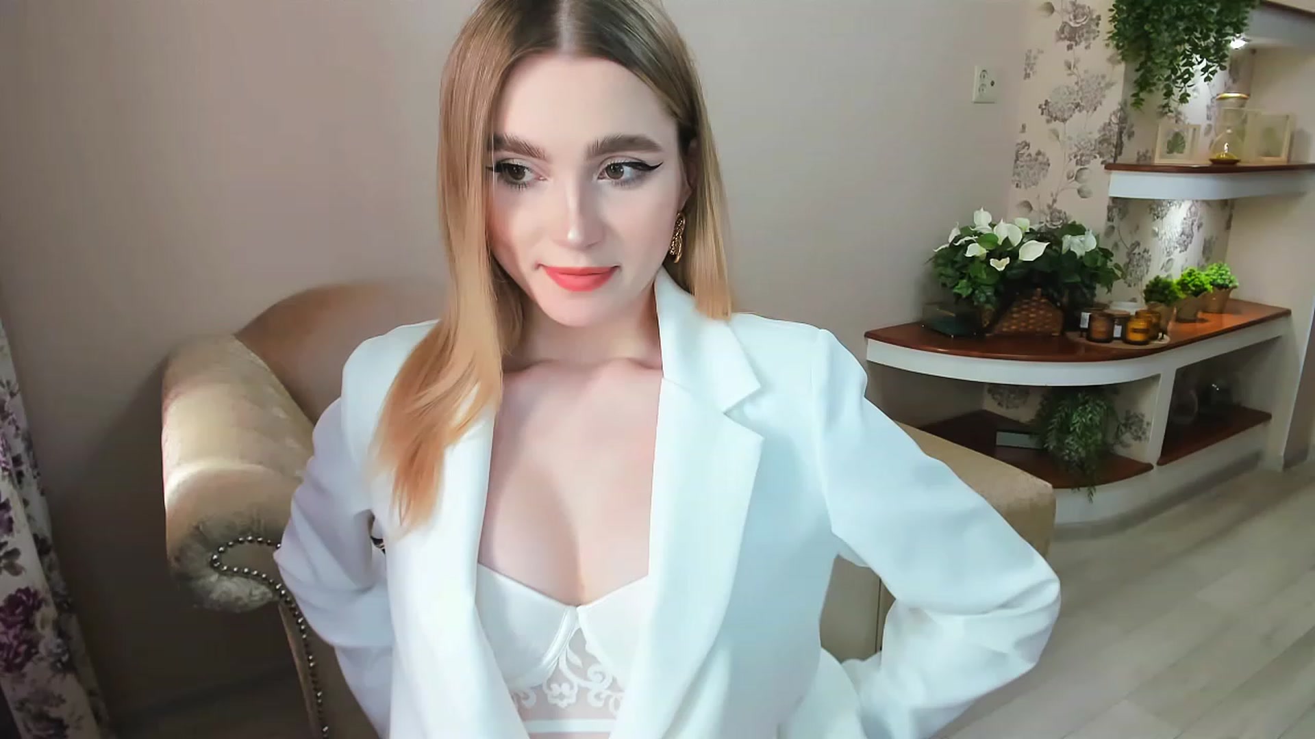 Gallery image thumbnail from CcrystalSoul's myfreecams stream on, 05/03/2023, 12:02 image 18 of 20
