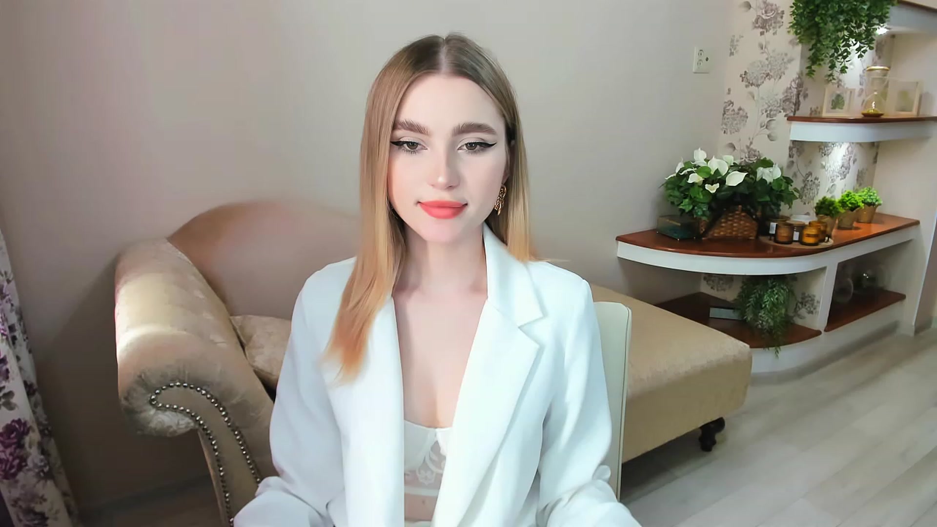 Gallery image thumbnail from CcrystalSoul's myfreecams stream on, 05/03/2023, 12:02 image 19 of 20