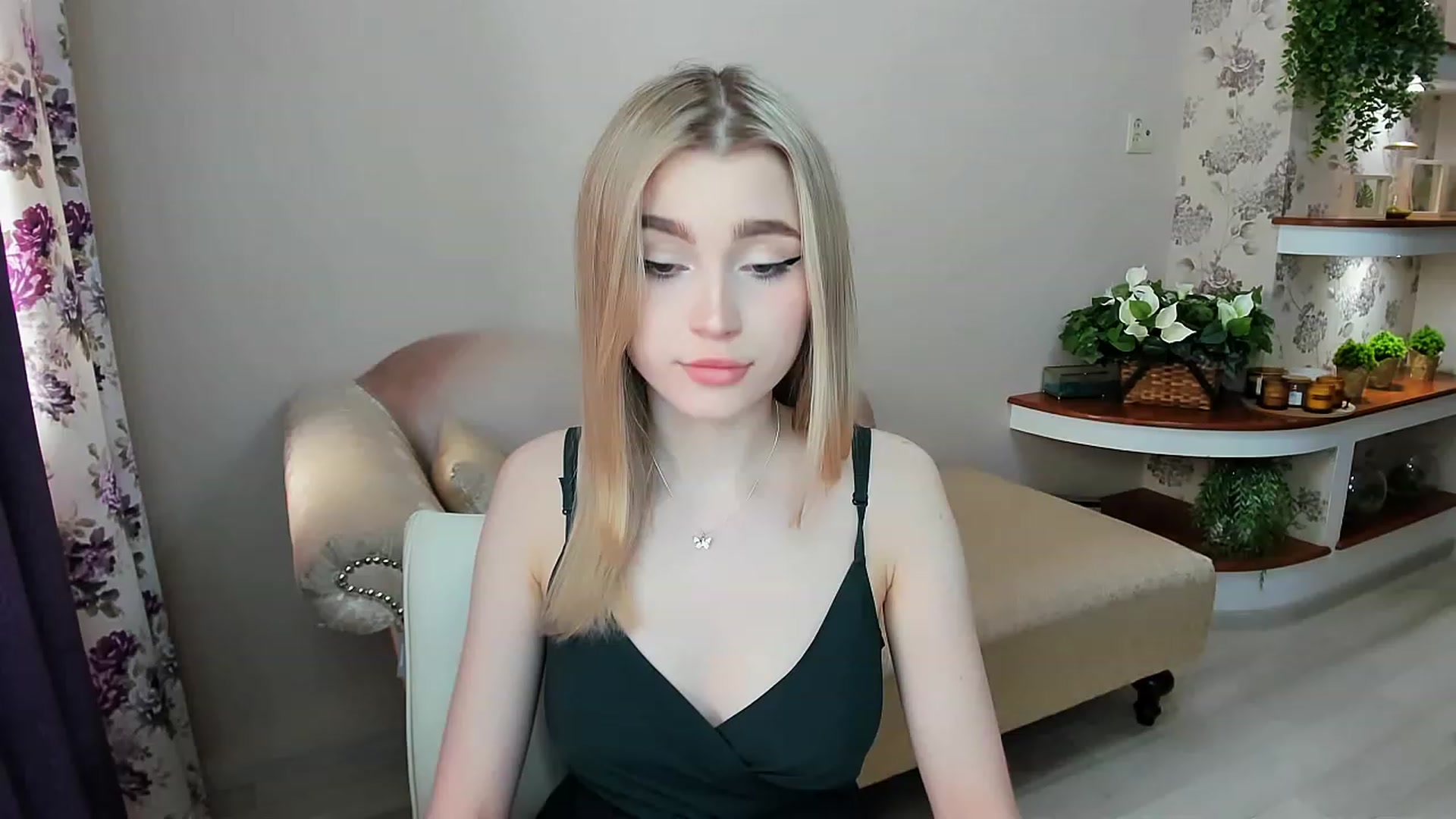 Gallery image thumbnail from CcrystalSoul's myfreecams stream on, 06/10/2023, 11:44 image 4 of 20