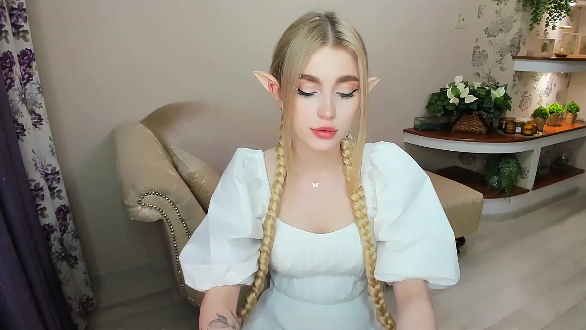 Gallery image thumbnail from CcrystalSoul's myfreecams stream on, 06/12/2023, 14:15 image 13 of 20