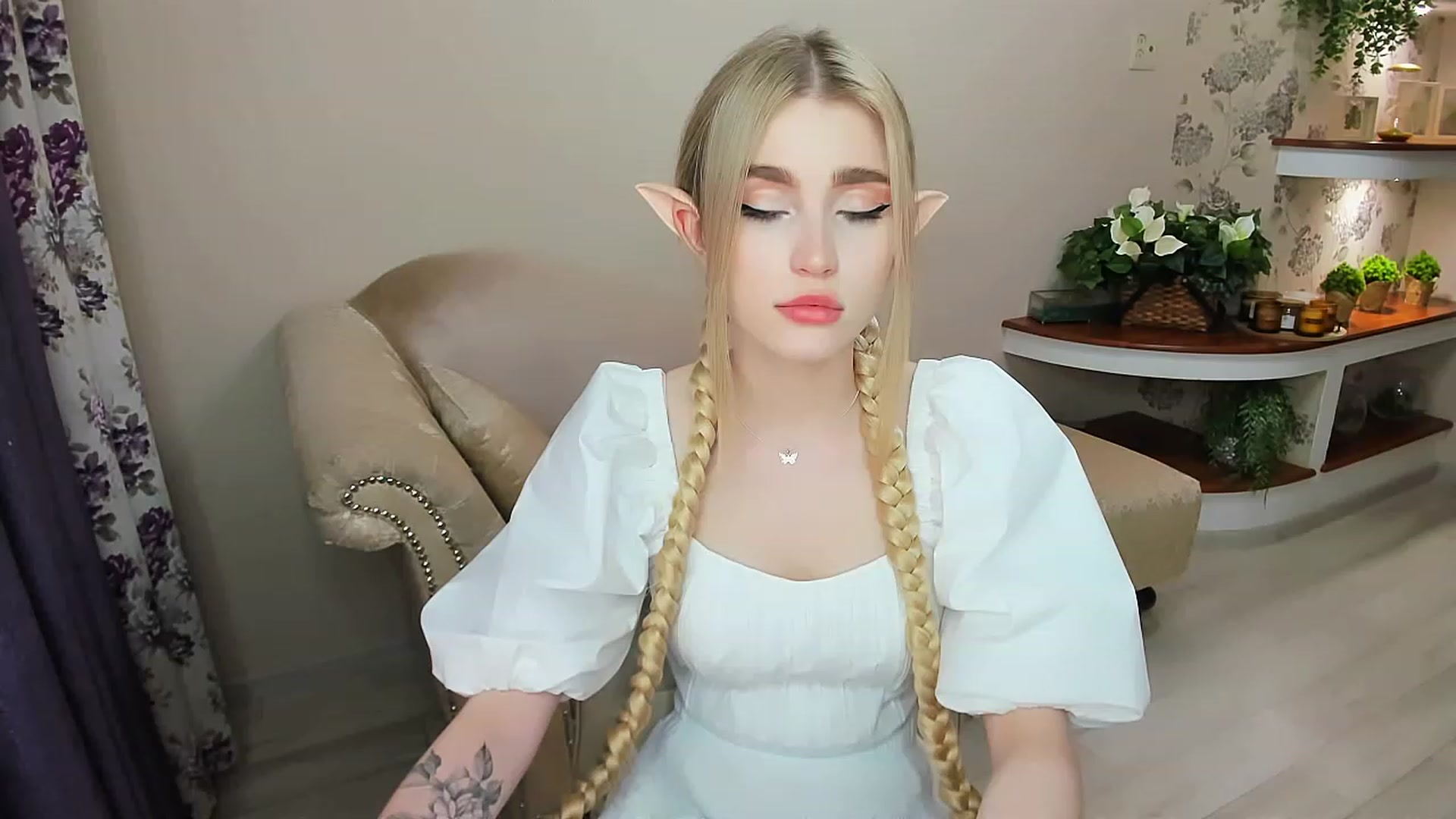 Gallery image thumbnail from CcrystalSoul's myfreecams stream on, 06/12/2023, 14:15 image 15 of 20