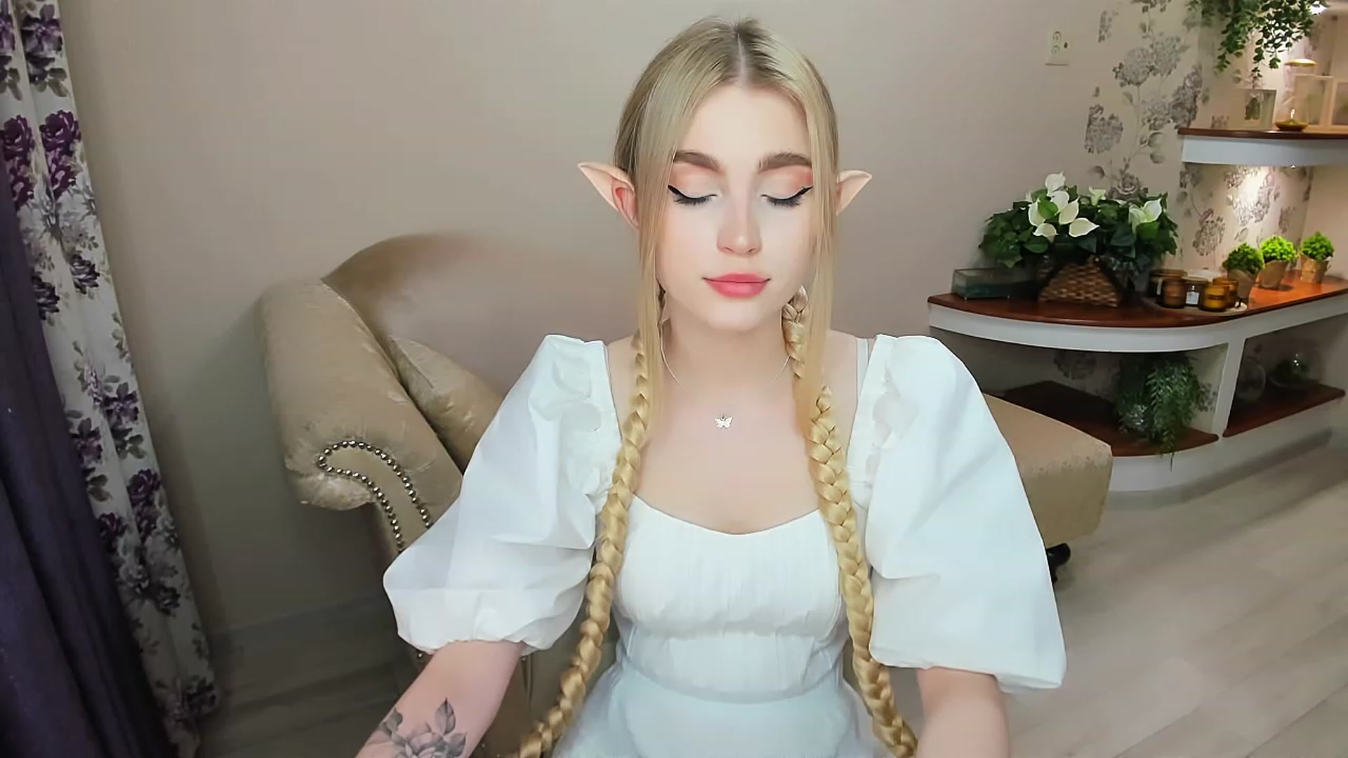Gallery image thumbnail from CcrystalSoul's myfreecams stream on, 06/12/2023, 14:15 image 10 of 20