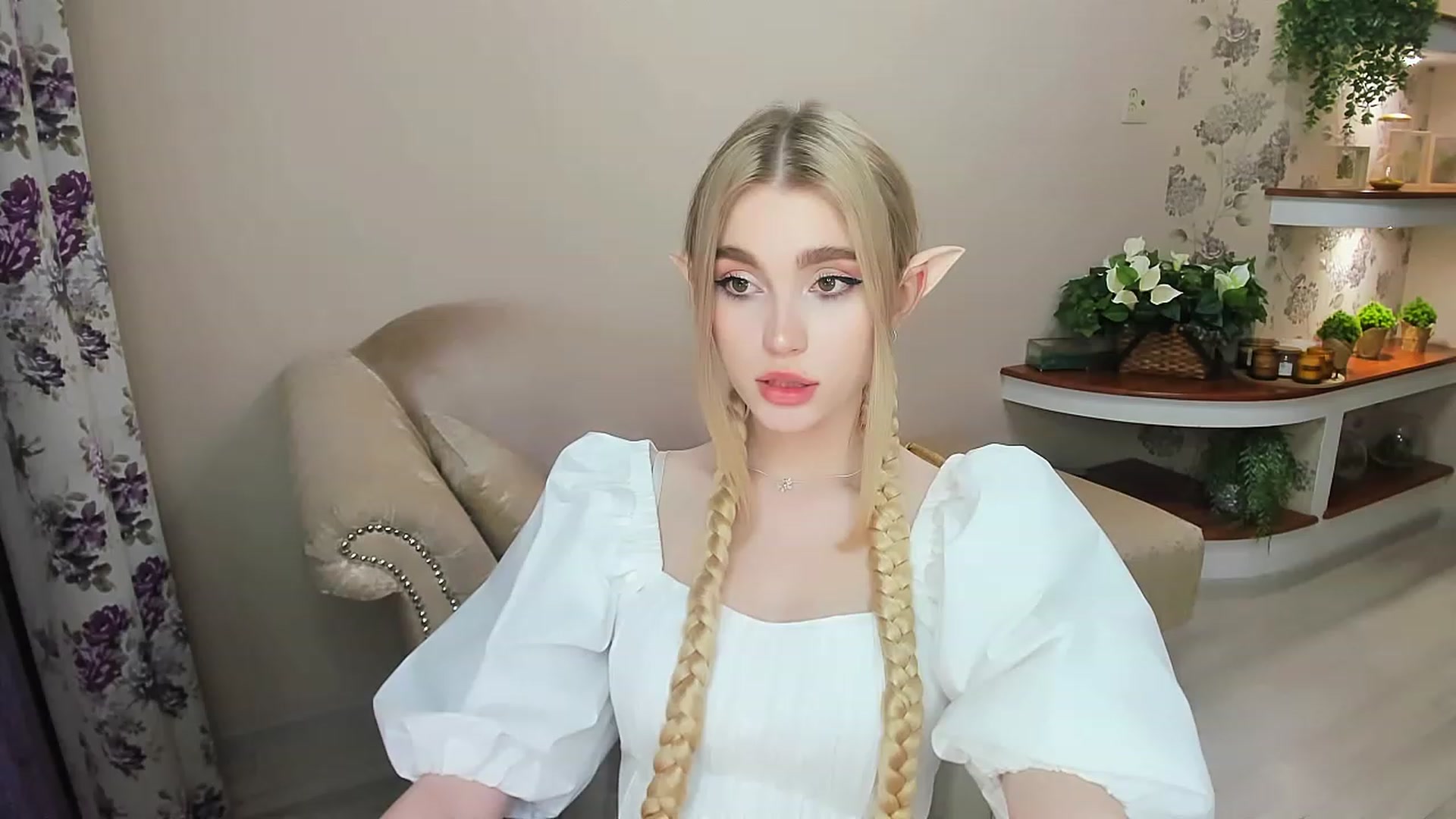 Gallery image thumbnail from CcrystalSoul's myfreecams stream on, 06/12/2023, 16:17 image 18 of 20
