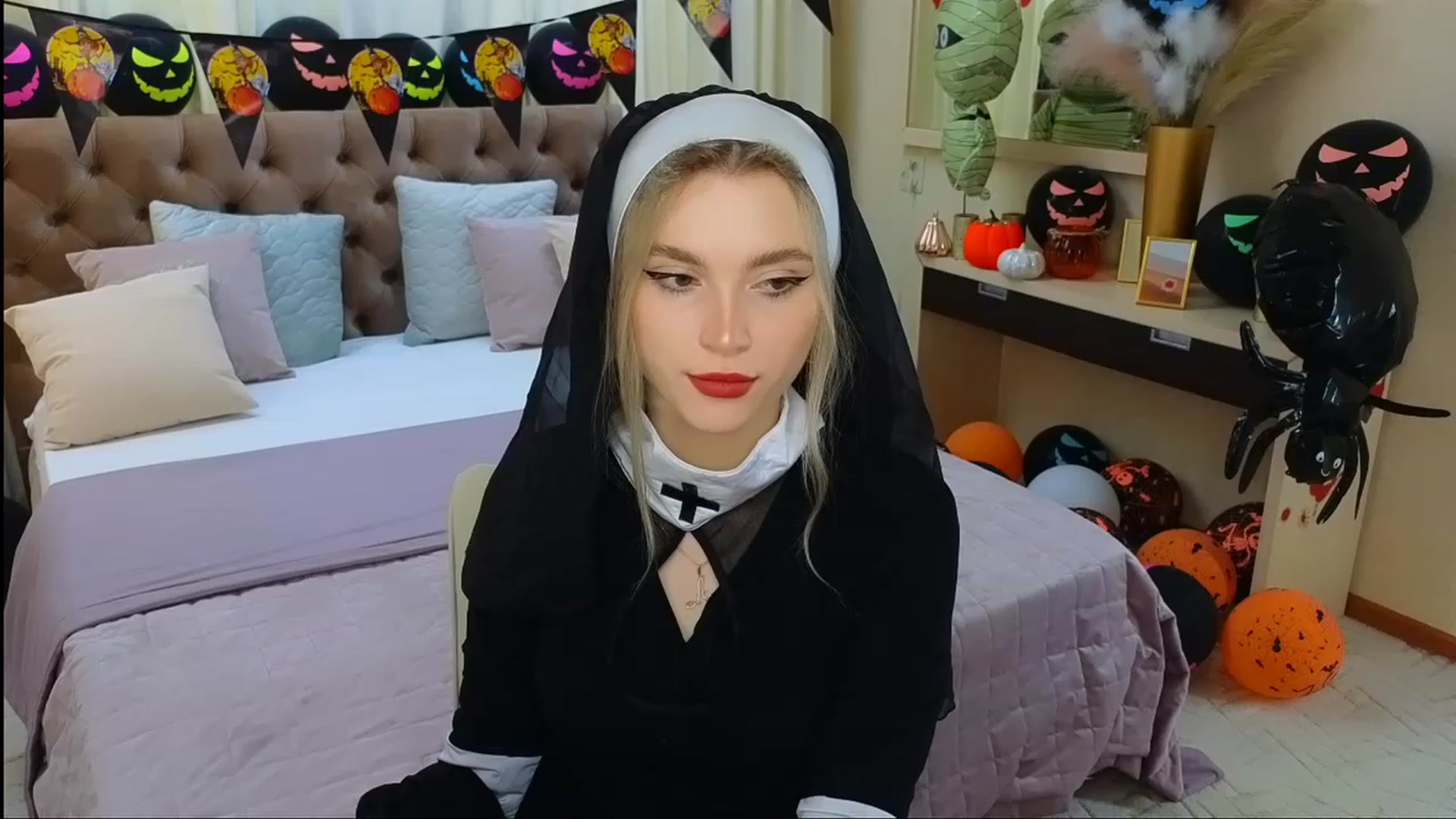 Gallery image thumbnail from CcrystalSoul's myfreecams stream on, 10/31/2023, 10:31 image 12 of 20