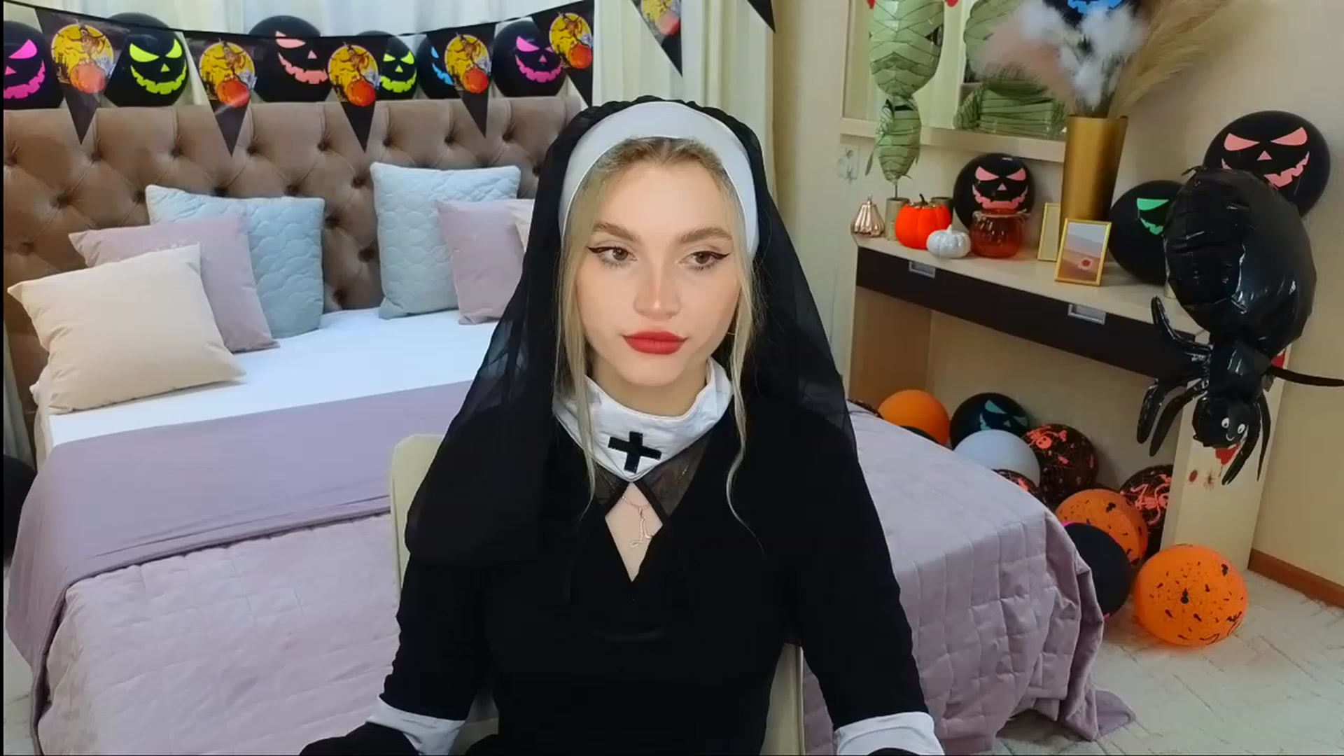 Gallery image thumbnail from CcrystalSoul's myfreecams stream on, 10/31/2023, 10:31 image 15 of 20