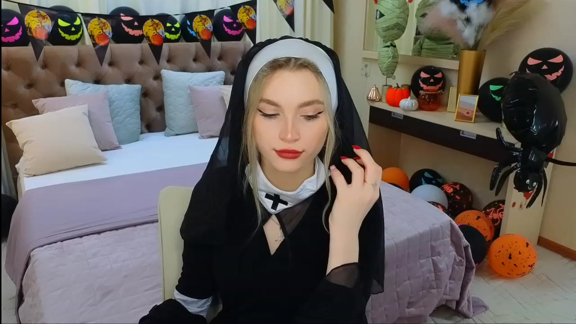 Gallery image thumbnail from CcrystalSoul's myfreecams stream on, 10/31/2023, 10:31 image 19 of 20