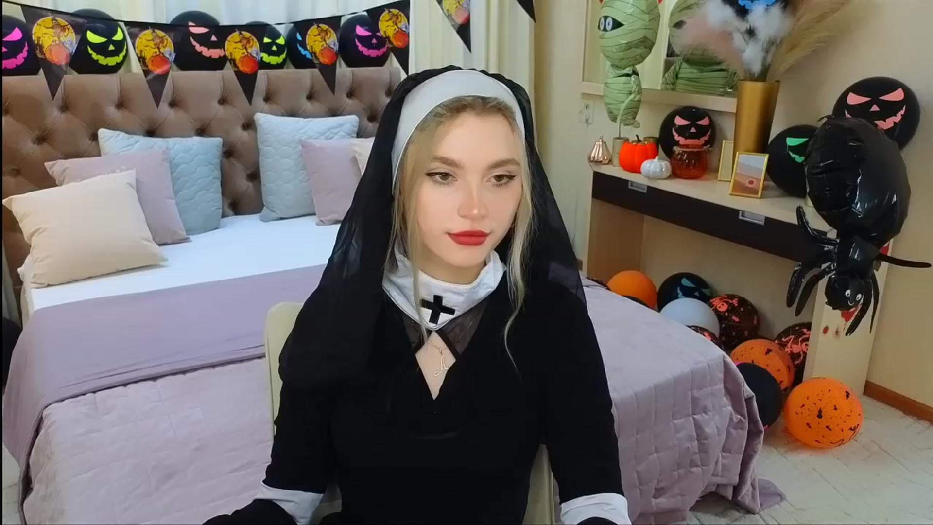 Gallery image thumbnail from CcrystalSoul's myfreecams stream on, 10/31/2023, 10:31 image 14 of 20