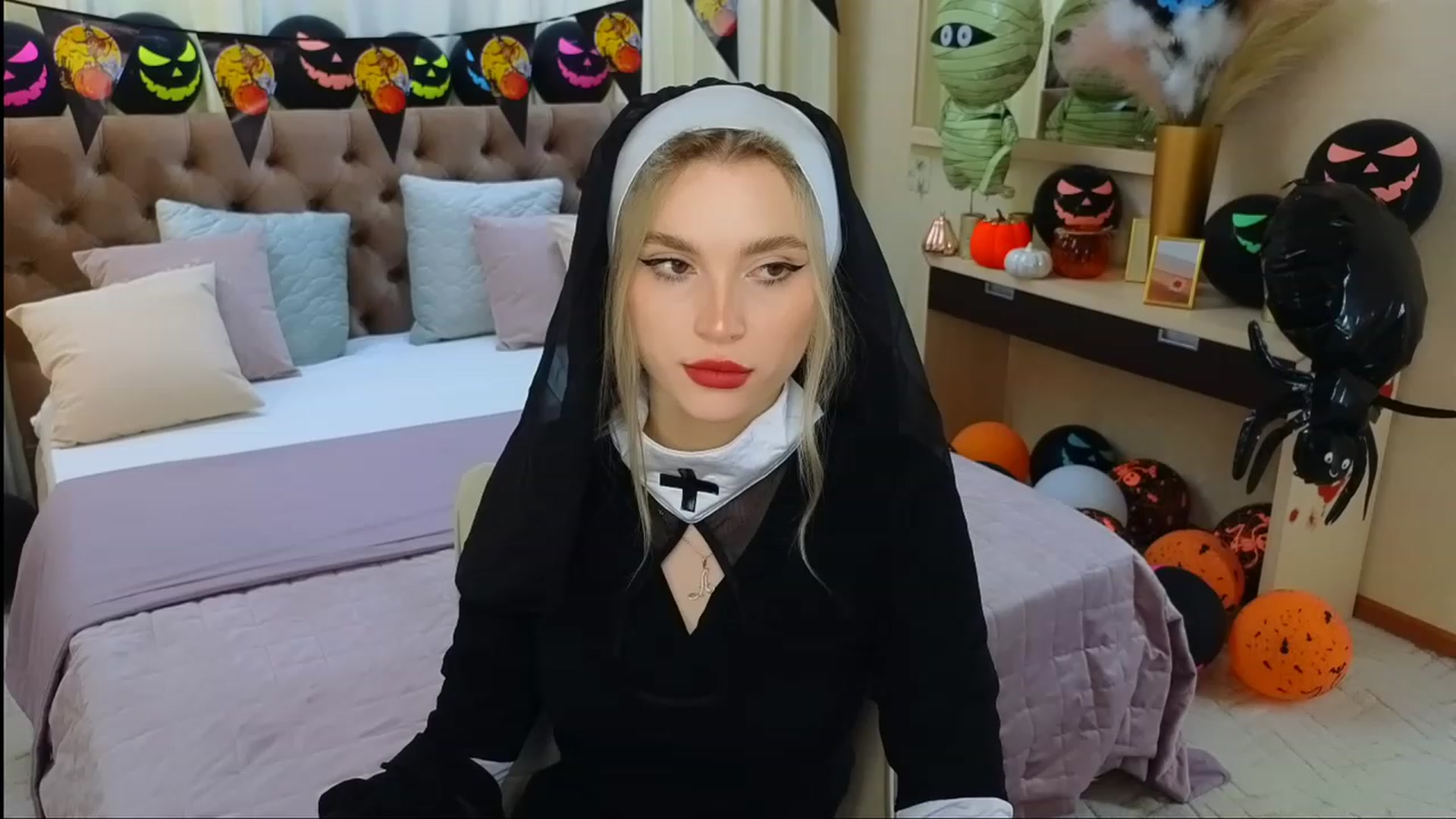 Gallery image thumbnail from CcrystalSoul's myfreecams stream on, 10/31/2023, 10:31 image 7 of 20
