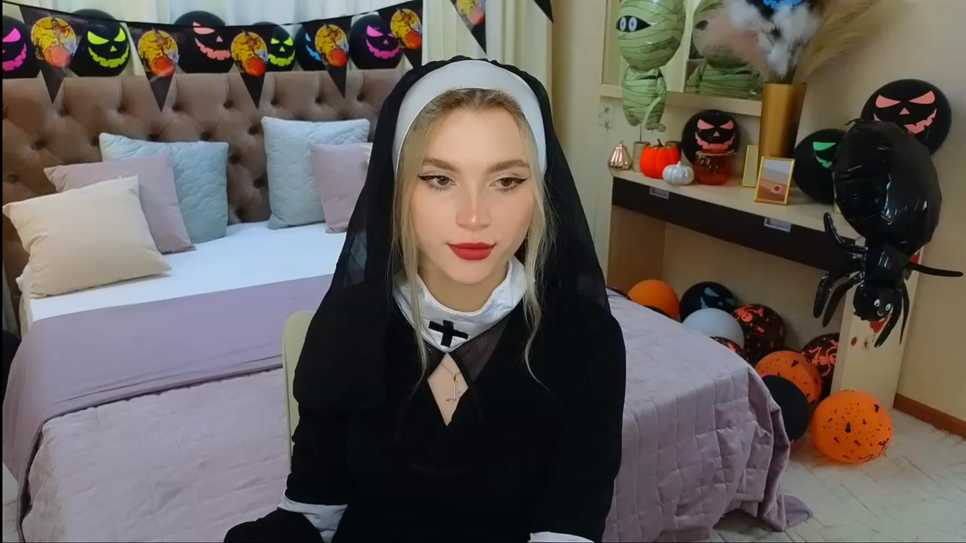 Gallery image thumbnail from CcrystalSoul's myfreecams stream on, 10/31/2023, 10:31 image 11 of 20