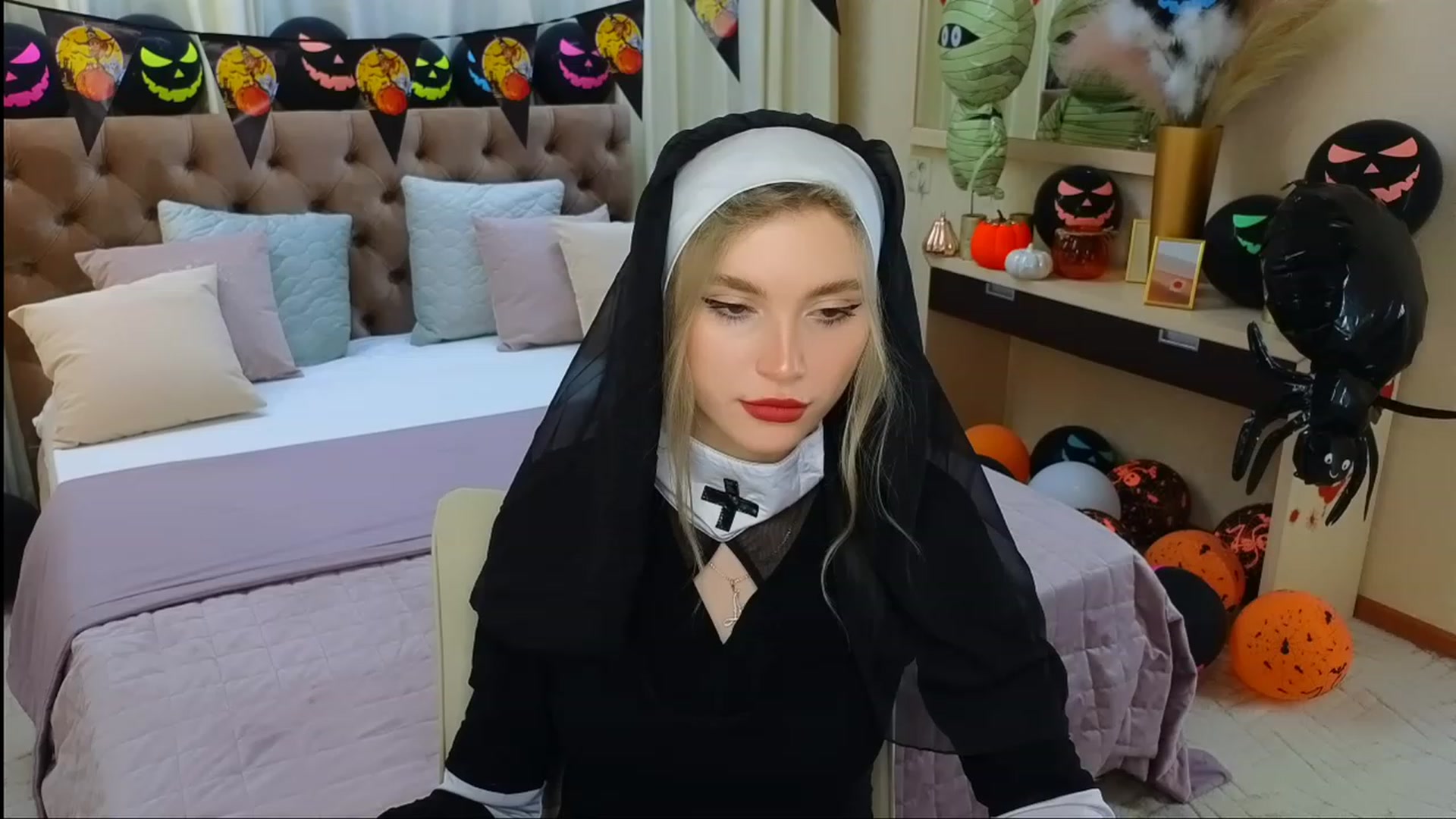 Gallery image thumbnail from CcrystalSoul's myfreecams stream on, 10/31/2023, 11:18 image 17 of 20