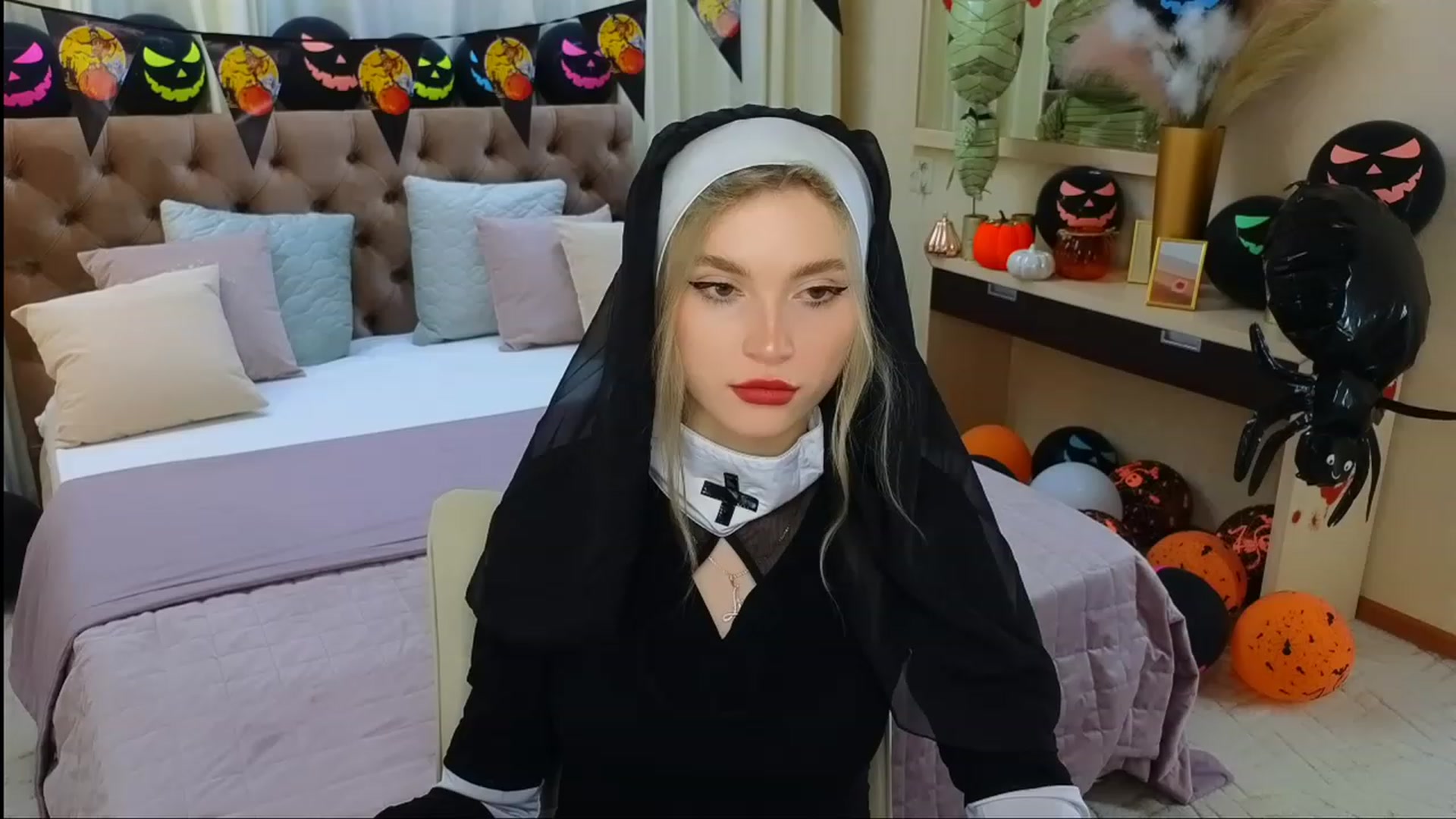 Gallery image thumbnail from CcrystalSoul's myfreecams stream on, 10/31/2023, 11:18 image 16 of 20