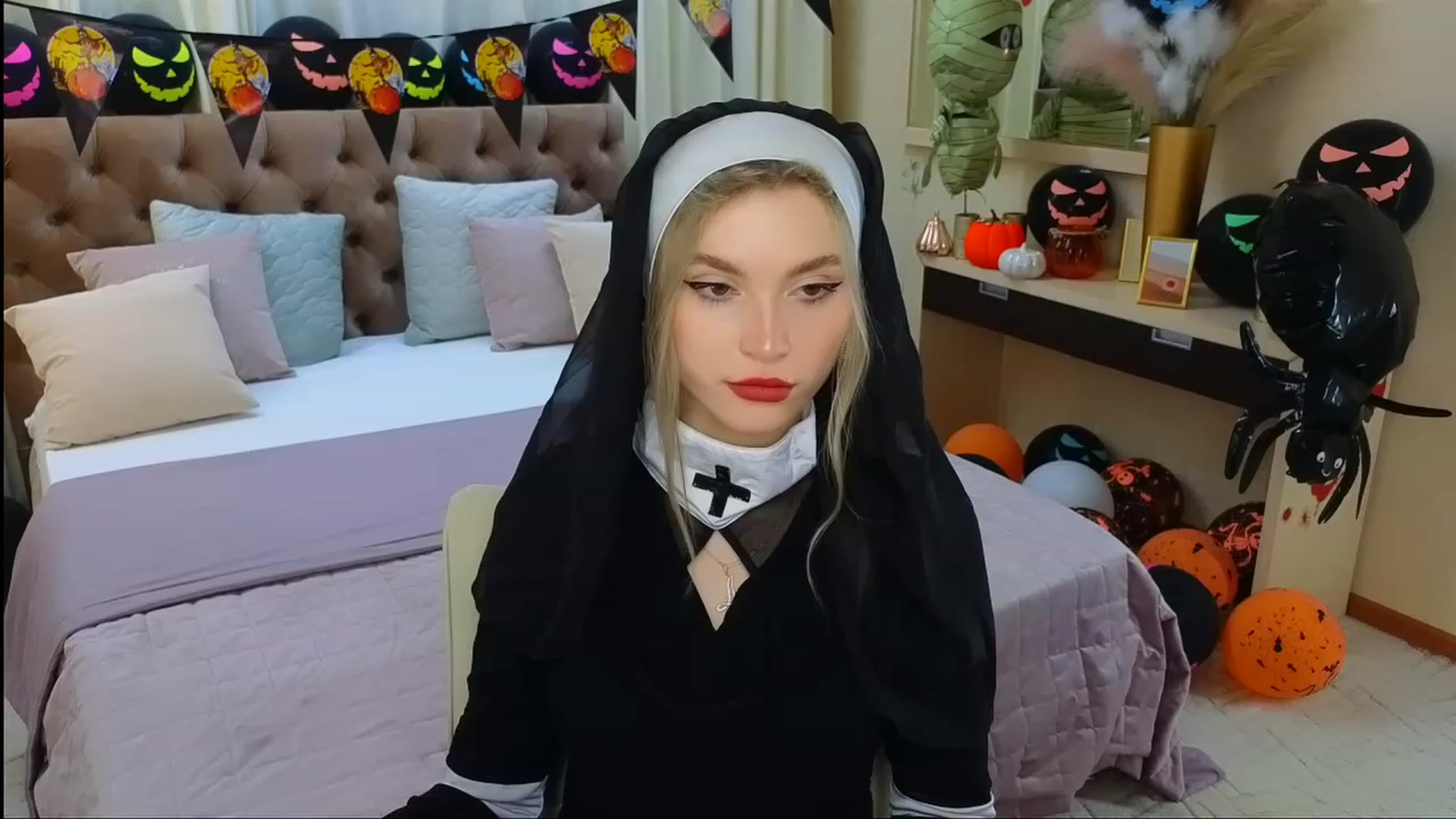 Gallery image thumbnail from CcrystalSoul's myfreecams stream on, 10/31/2023, 11:18 image 13 of 20