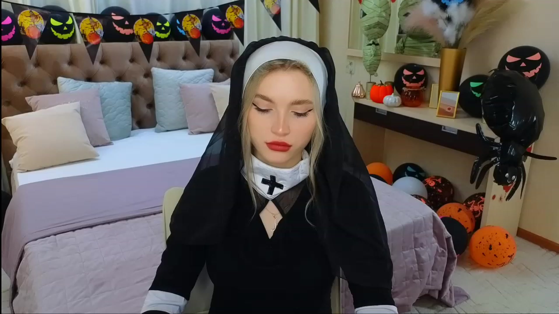 Gallery image thumbnail from CcrystalSoul's myfreecams stream on, 10/31/2023, 11:18 image 10 of 20