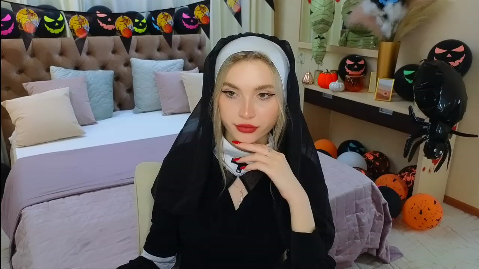 Gallery image thumbnail from CcrystalSoul's myfreecams stream on, 10/31/2023, 11:18 image 7 of 20