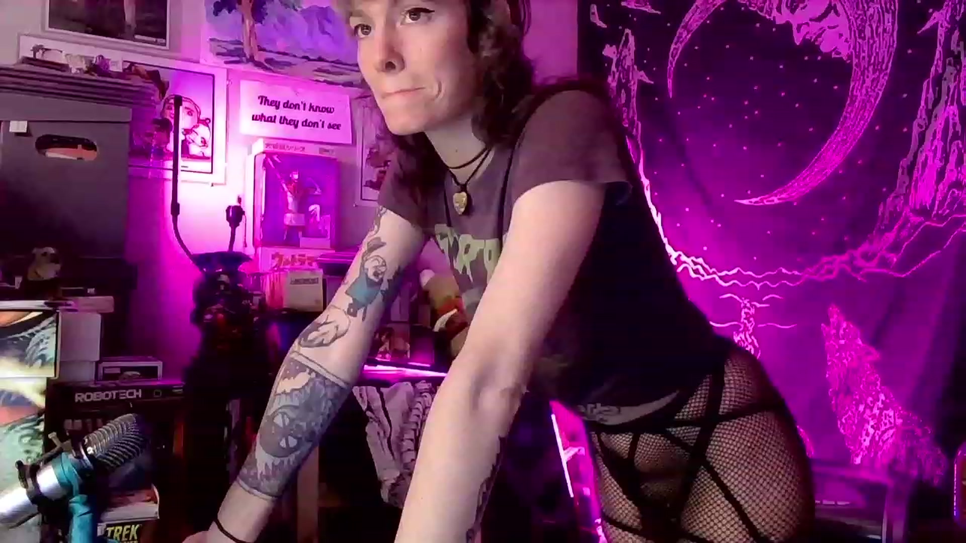 Gallery image thumbnail from CdrTroi's myfreecams stream on, 01/19/2023, 06:09 image 1 of 20