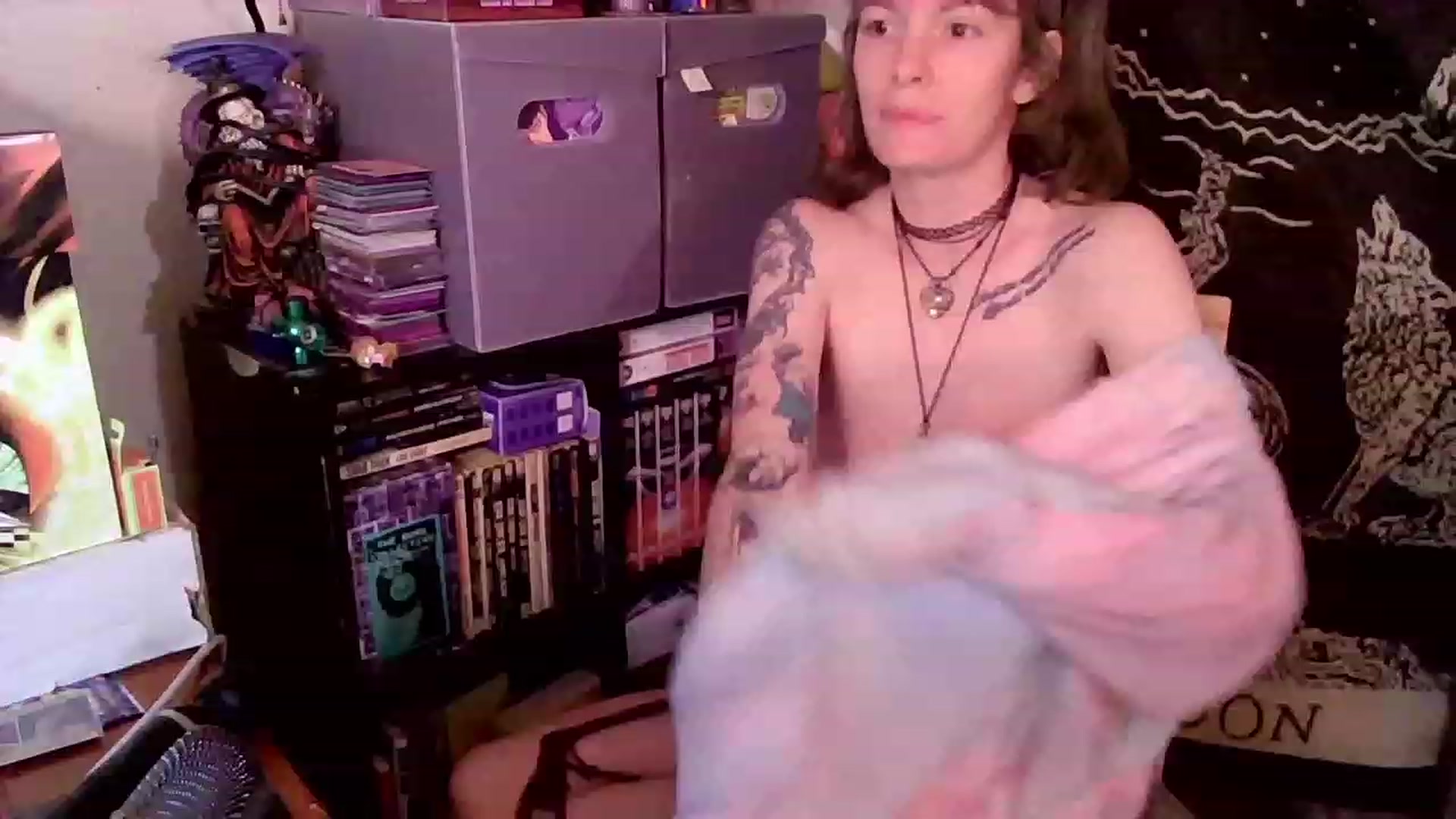 Gallery image thumbnail from CdrTroi's myfreecams stream on, 04/17/2023, 04:49 image 16 of 20