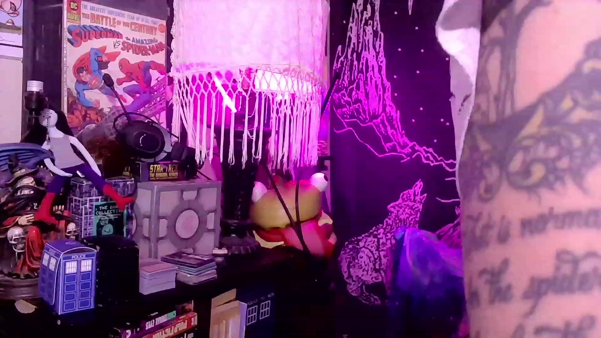 Gallery image thumbnail from CdrTroi's myfreecams stream on, 07/19/2023, 24:08 image 11 of 20