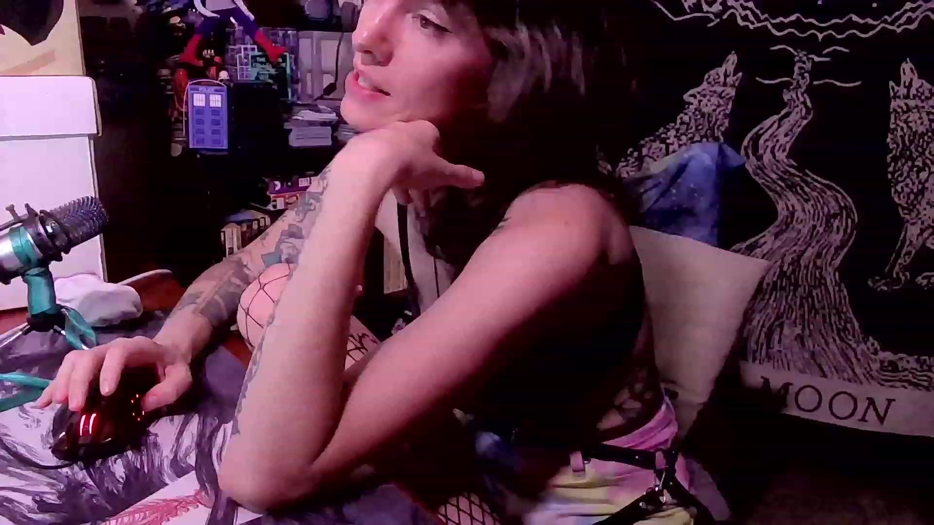 Gallery image thumbnail from CdrTroi's myfreecams stream on, 07/20/2023, 08:22 image 1 of 20