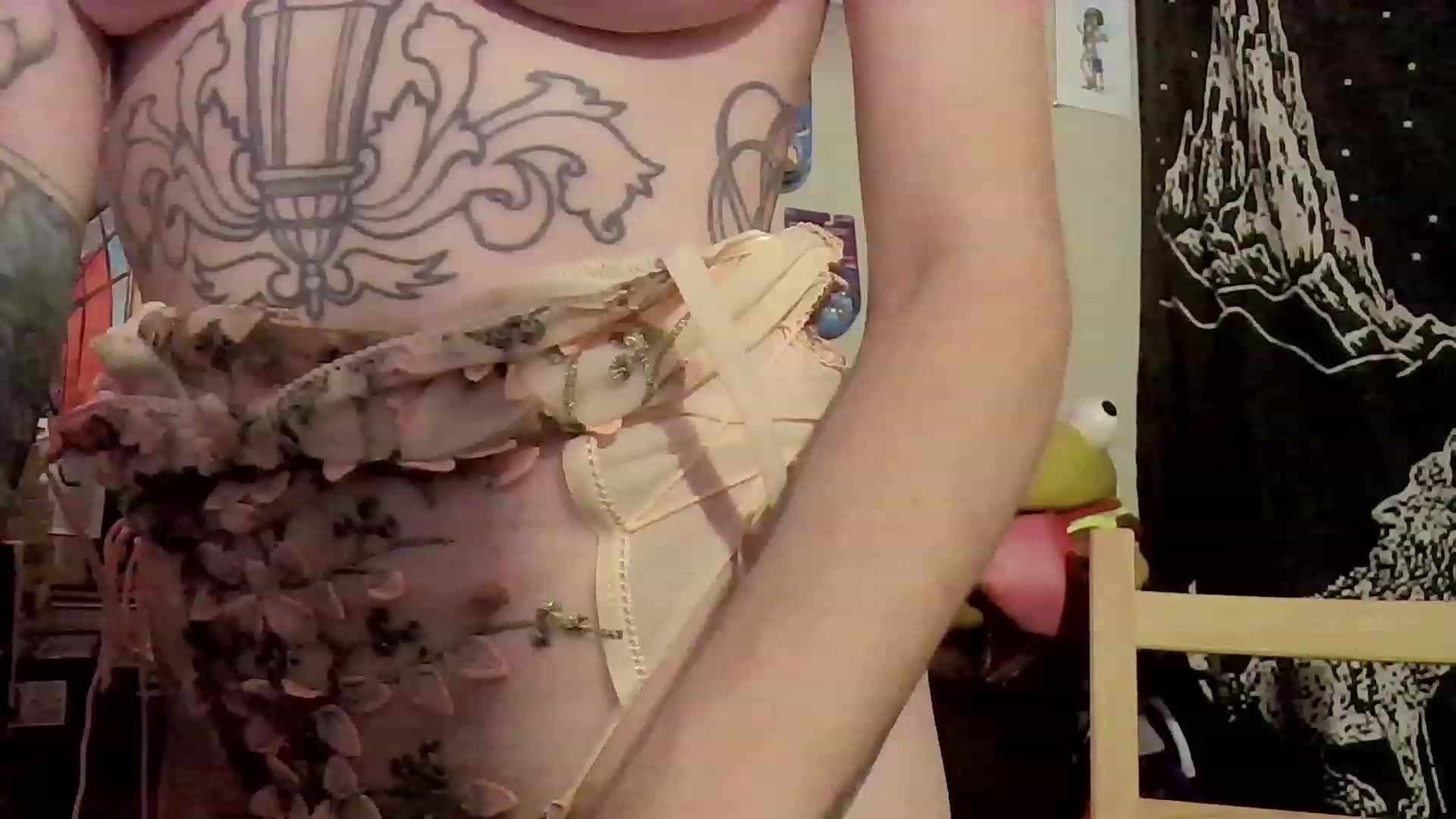 Gallery image thumbnail from CdrTroi's myfreecams stream on, 07/31/2023, 07:02 image 6 of 20