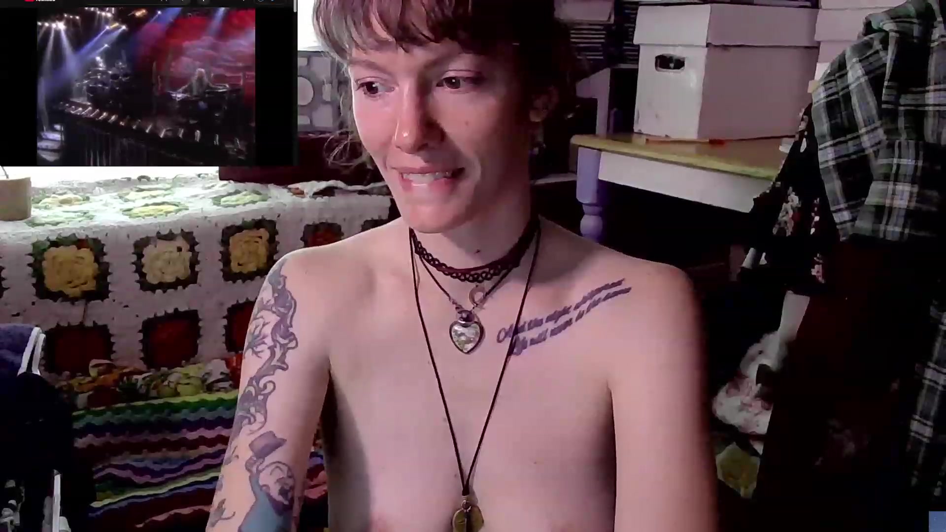 Gallery image thumbnail from CdrTroi's myfreecams stream on, 09/01/2023, 19:43 image 12 of 20