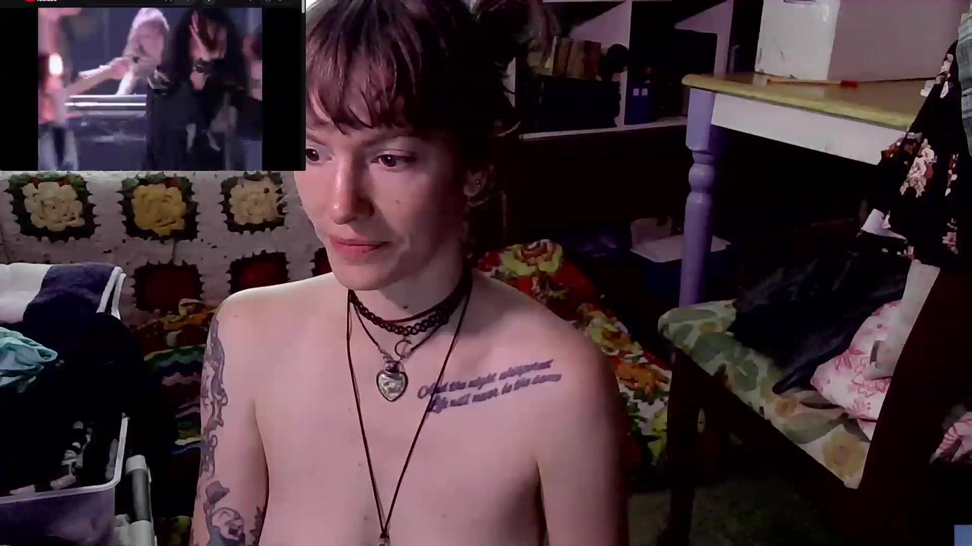Gallery image thumbnail from CdrTroi's myfreecams stream on, 09/01/2023, 19:43 image 13 of 20