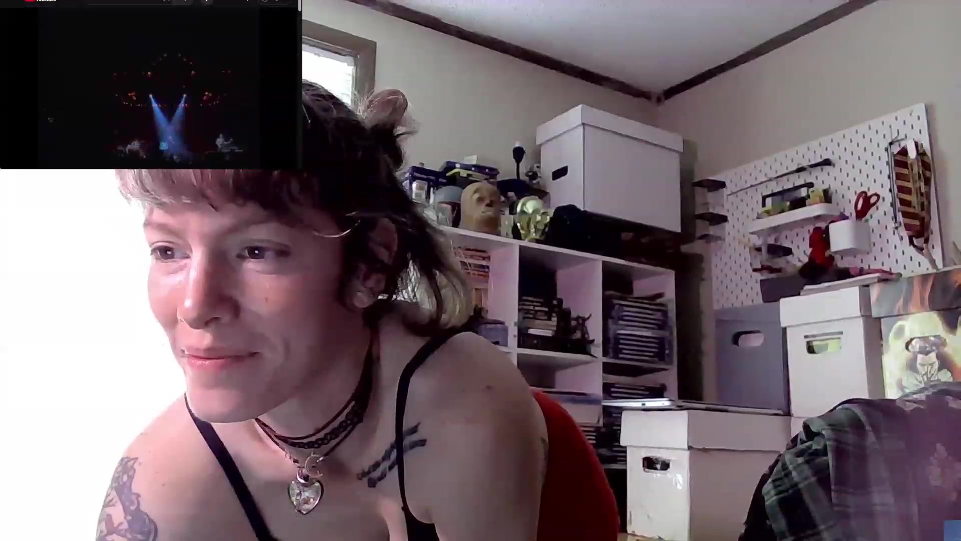 Gallery image thumbnail from CdrTroi's myfreecams stream on, 09/01/2023, 19:43 image 3 of 20