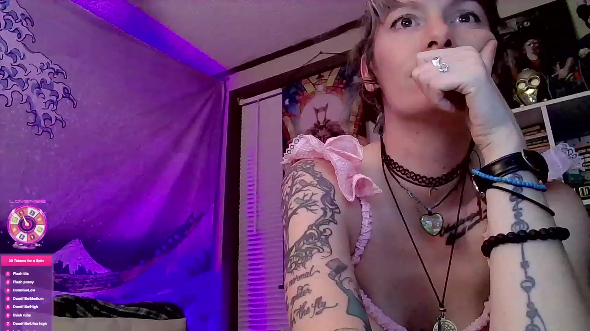 Gallery image thumbnail from CdrTroi's myfreecams stream on, 09/23/2023, 07:02 image 19 of 20