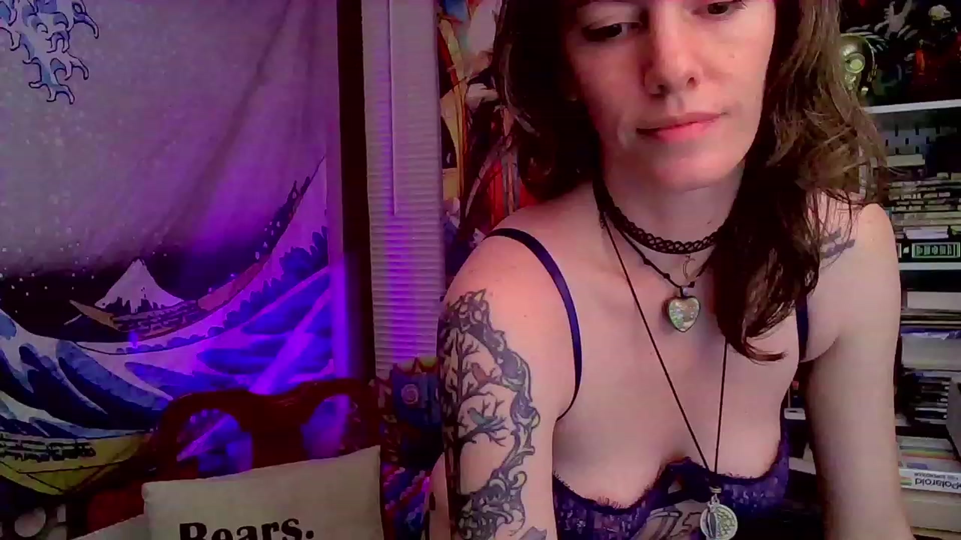 Gallery image thumbnail from CdrTroi's myfreecams stream on, 10/06/2023, 01:38 image 16 of 20