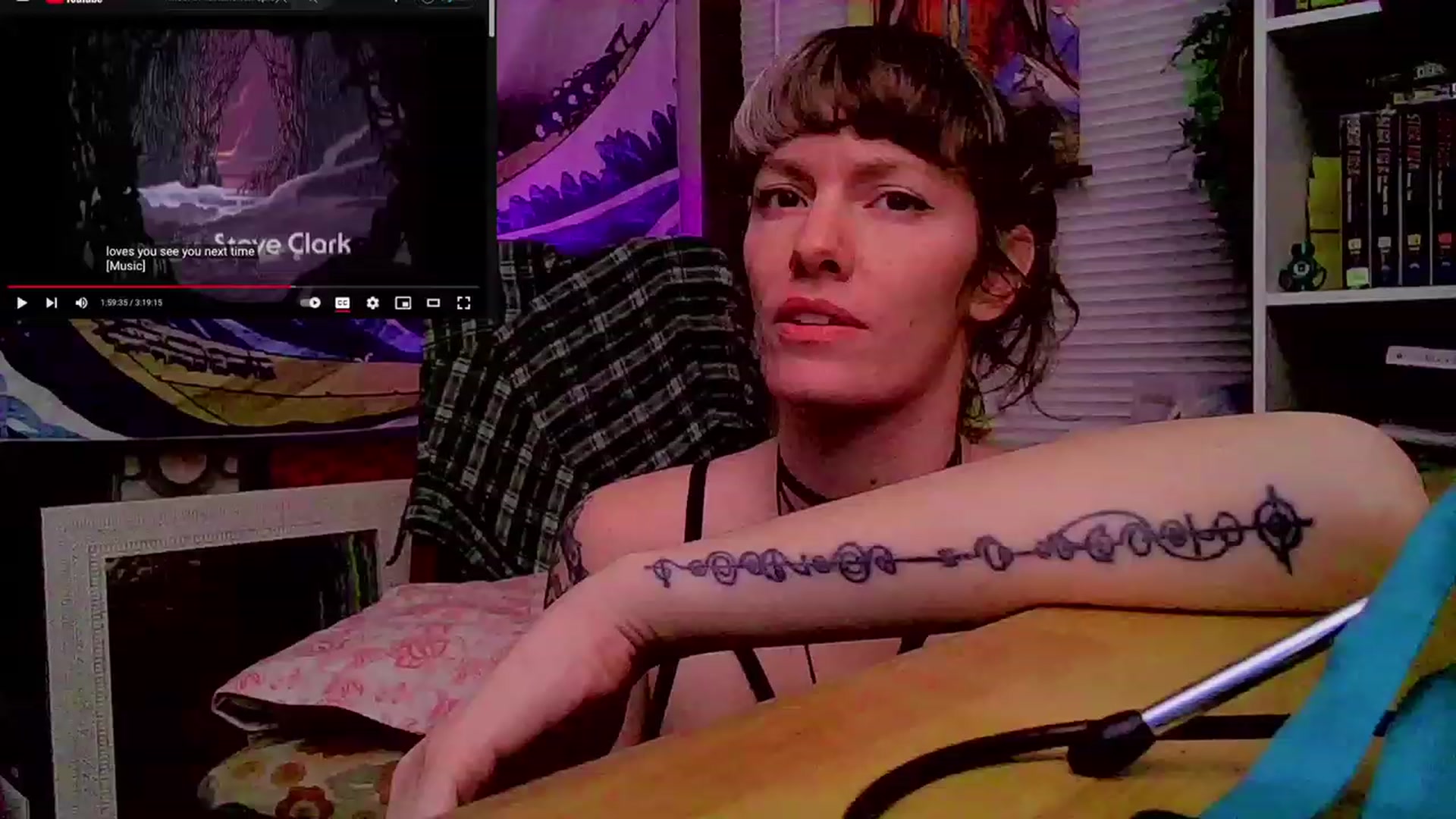 Gallery image thumbnail from CdrTroi's myfreecams stream on, 10/12/2023, 07:00 image 13 of 20