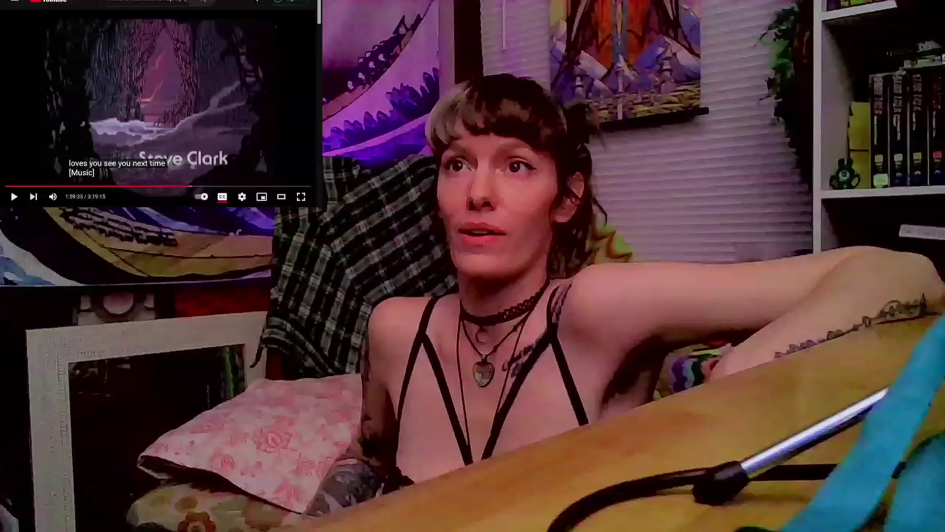 Gallery image thumbnail from CdrTroi's myfreecams stream on, 10/12/2023, 07:00 image 16 of 20
