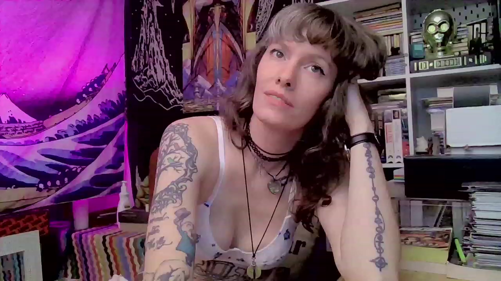 Gallery image thumbnail from CdrTroi's myfreecams stream on, 10/19/2023, 04:31 image 14 of 20