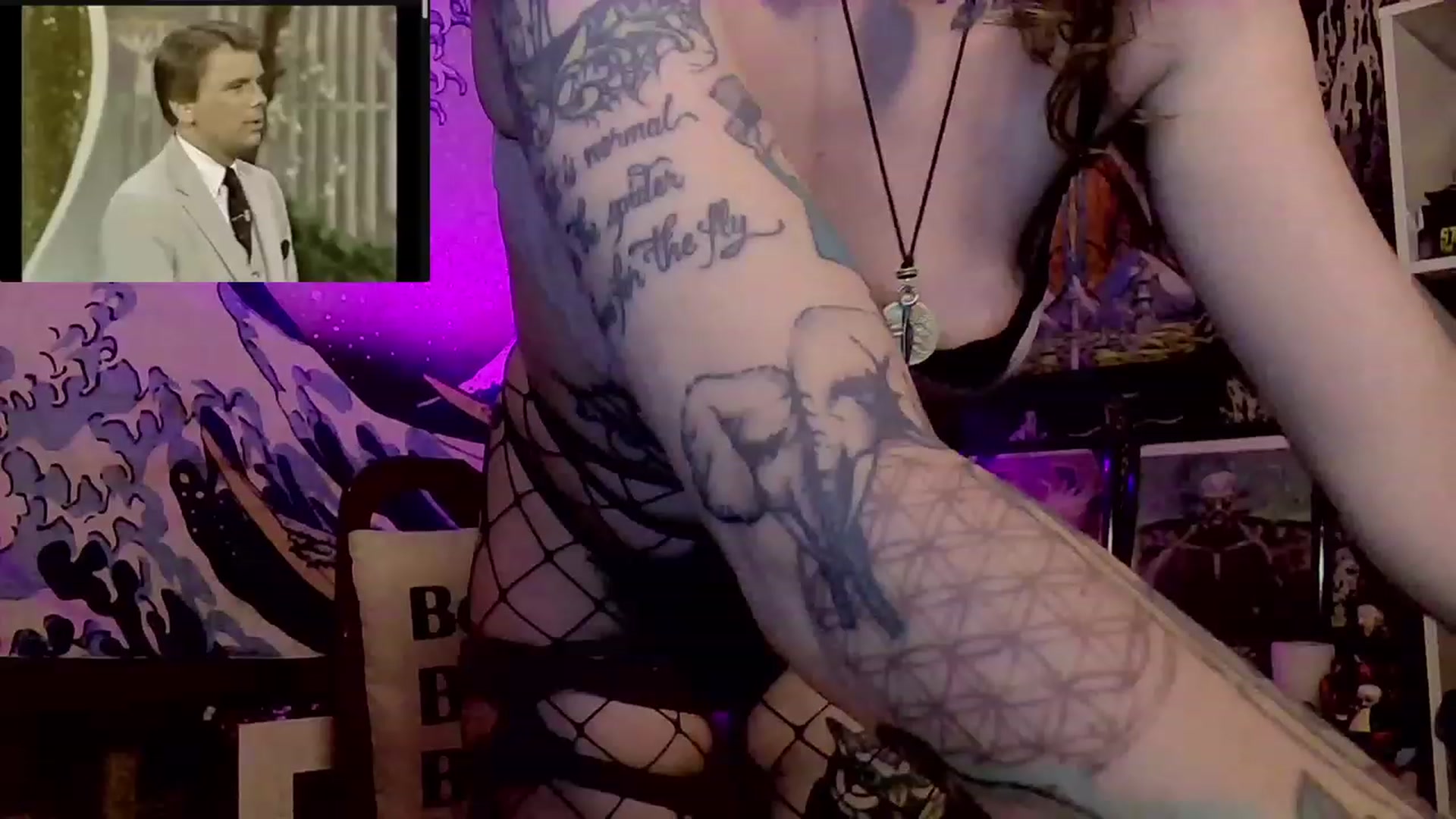 Gallery image thumbnail from CdrTroi's myfreecams stream on, 11/22/2023, 07:32 image 19 of 20