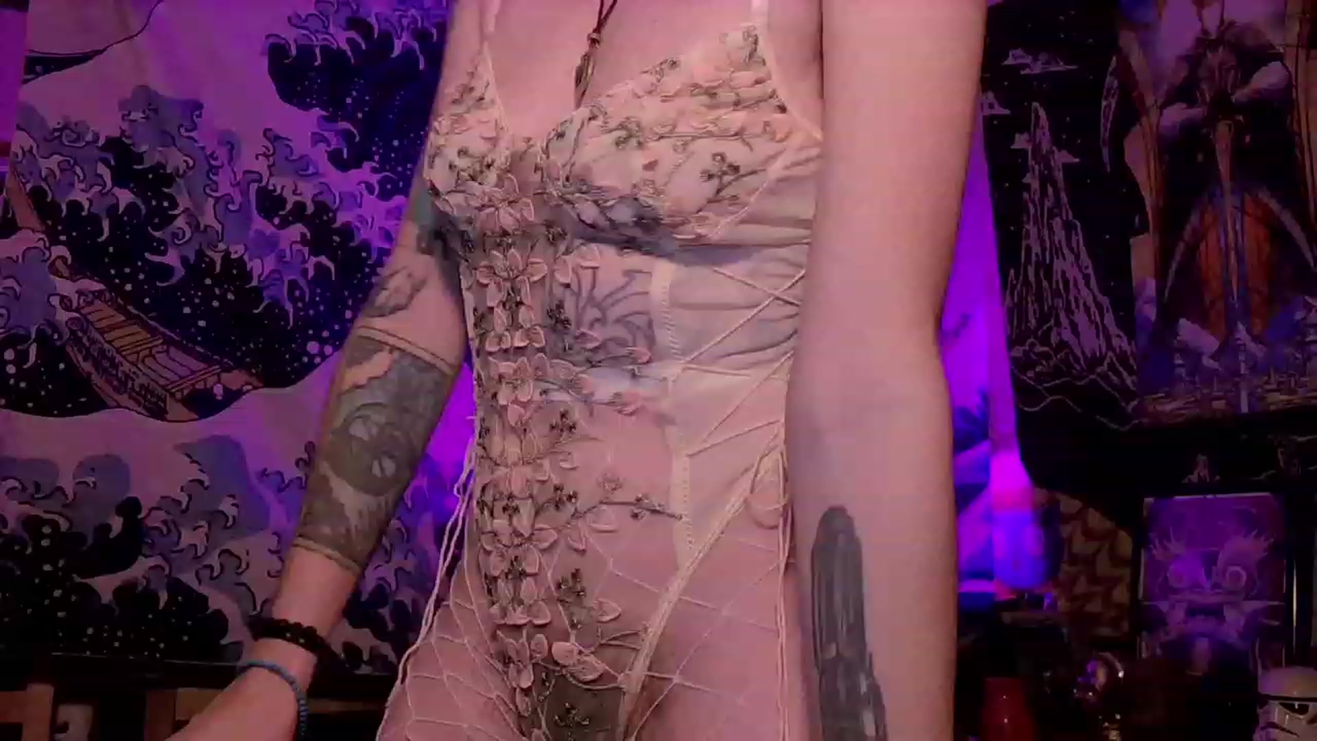 Gallery image thumbnail from CdrTroi's myfreecams stream on, 12/02/2023, 06:33 image 12 of 20