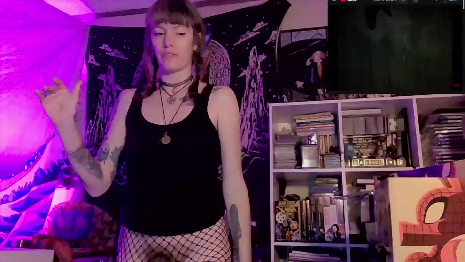 Gallery image thumbnail from CdrTroi's myfreecams stream on, 12/04/2023, 09:14 image 13 of 20
