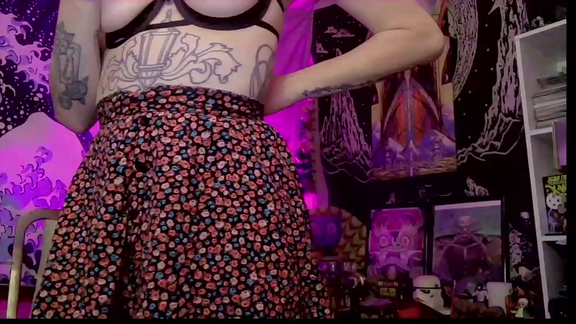 Gallery image thumbnail from CdrTroi's myfreecams stream on, 12/08/2023, 09:17 image 17 of 20
