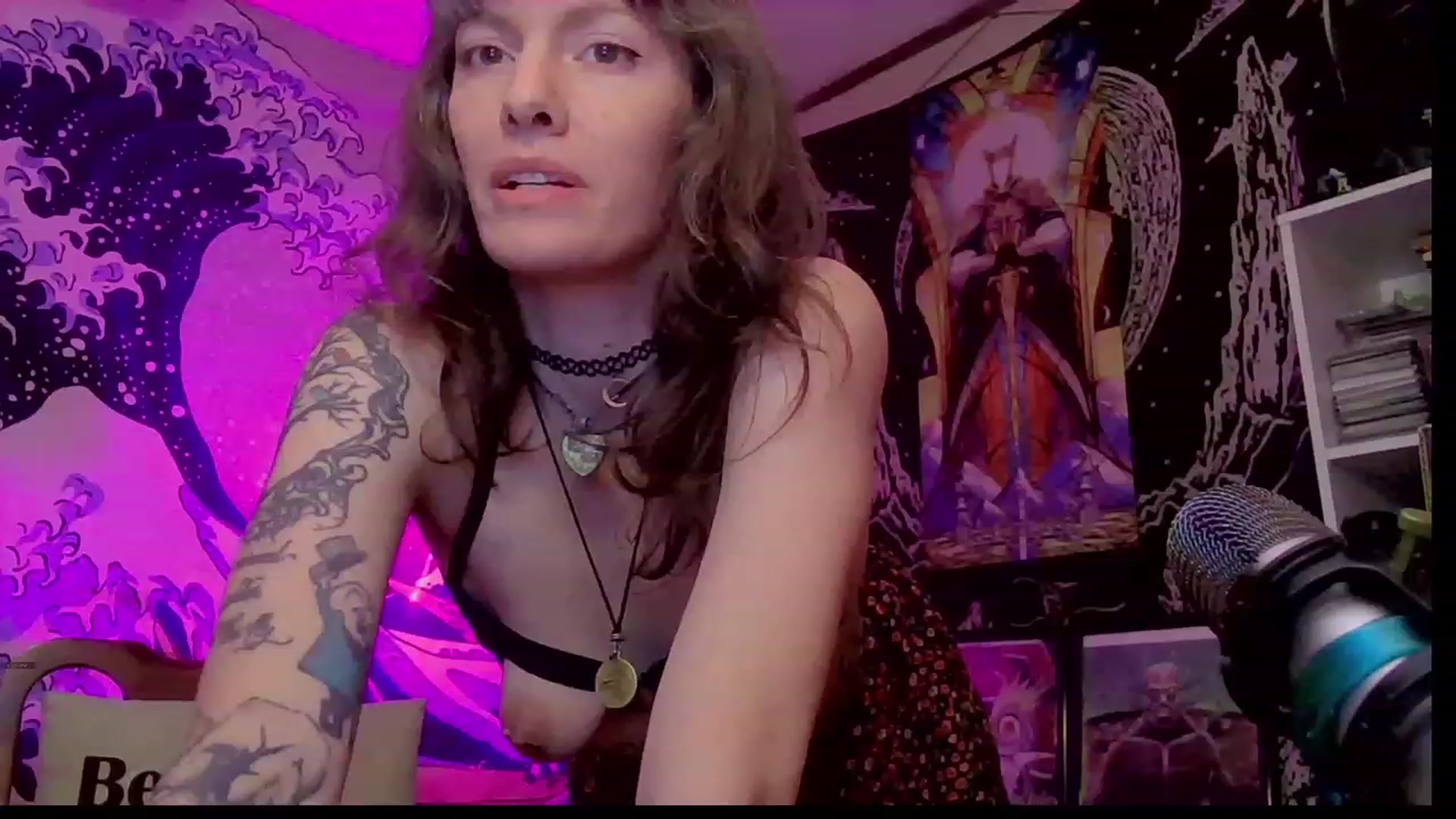Gallery image thumbnail from CdrTroi's myfreecams stream on, 12/08/2023, 09:48 image 6 of 20