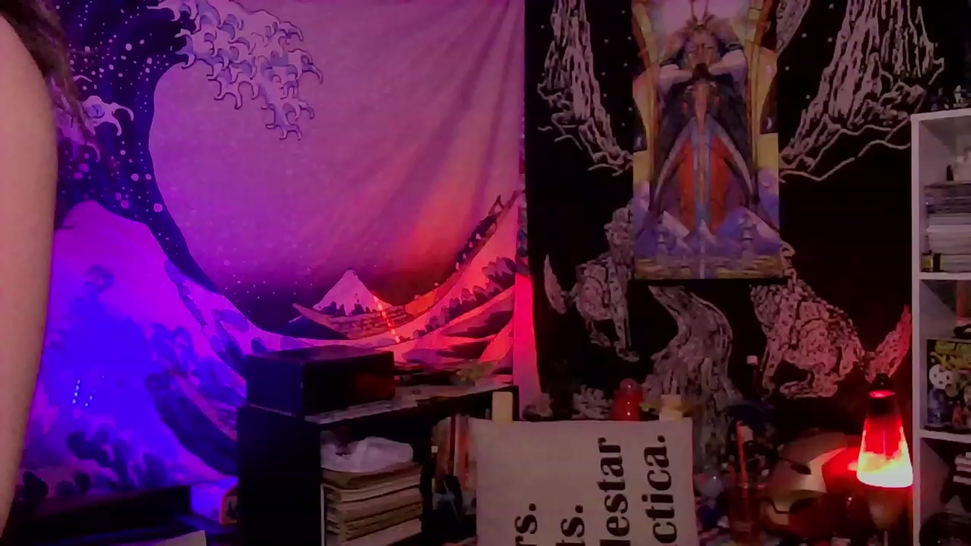 Gallery image thumbnail from CdrTroi's myfreecams stream on, 12/24/2023, 05:09 image 11 of 20