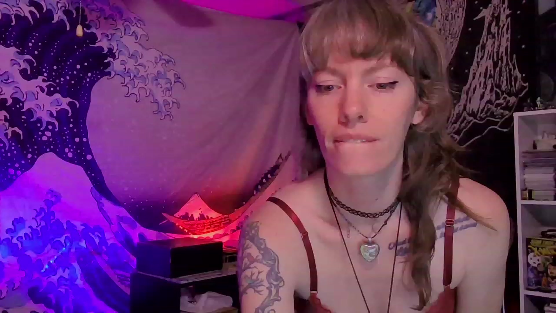 Gallery image thumbnail from CdrTroi's myfreecams stream on, 12/25/2023, 05:25 image 1 of 20