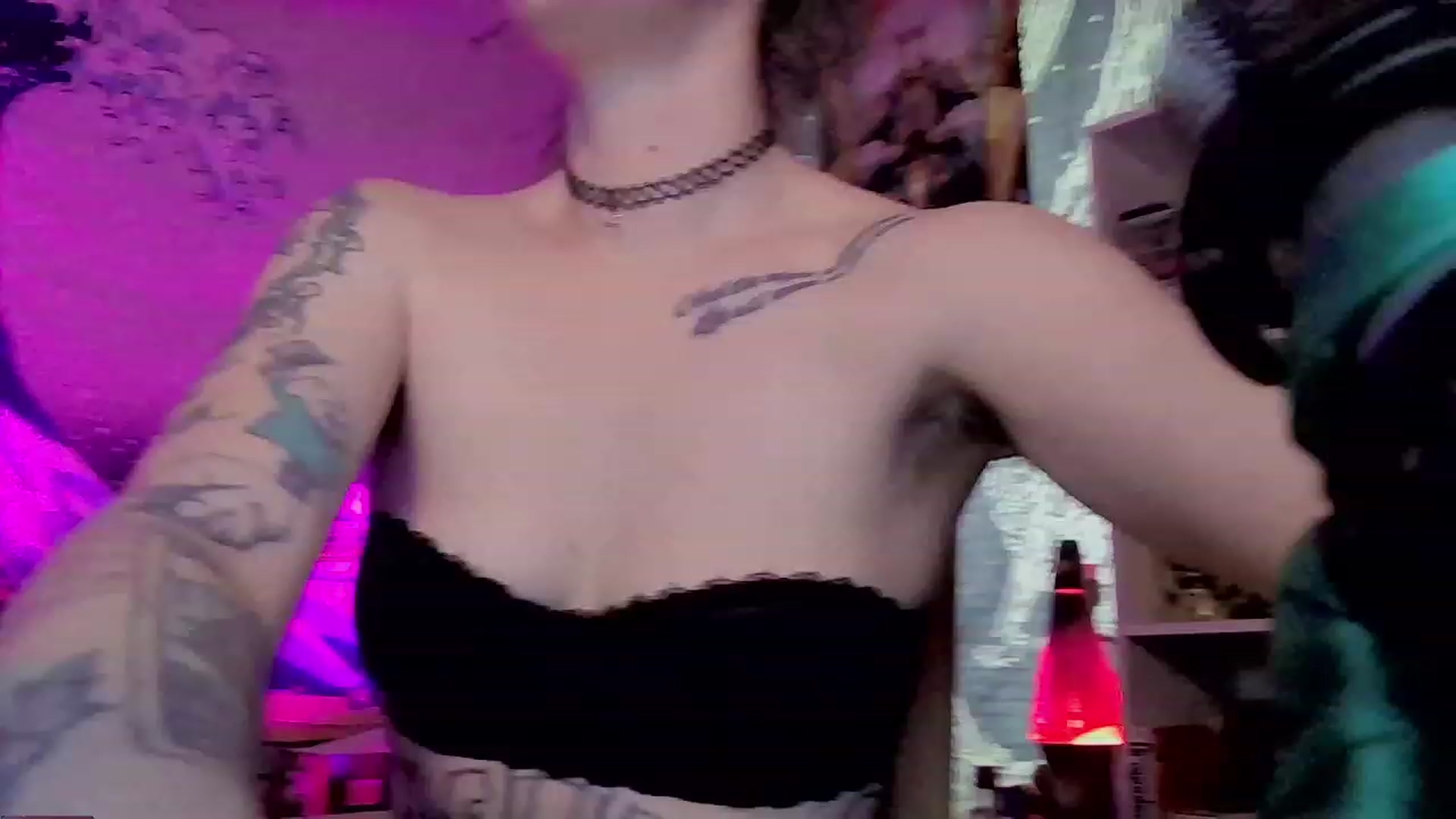 Gallery image thumbnail from CdrTroi's myfreecams stream on, 01/24/2024, 21:18 image 7 of 20
