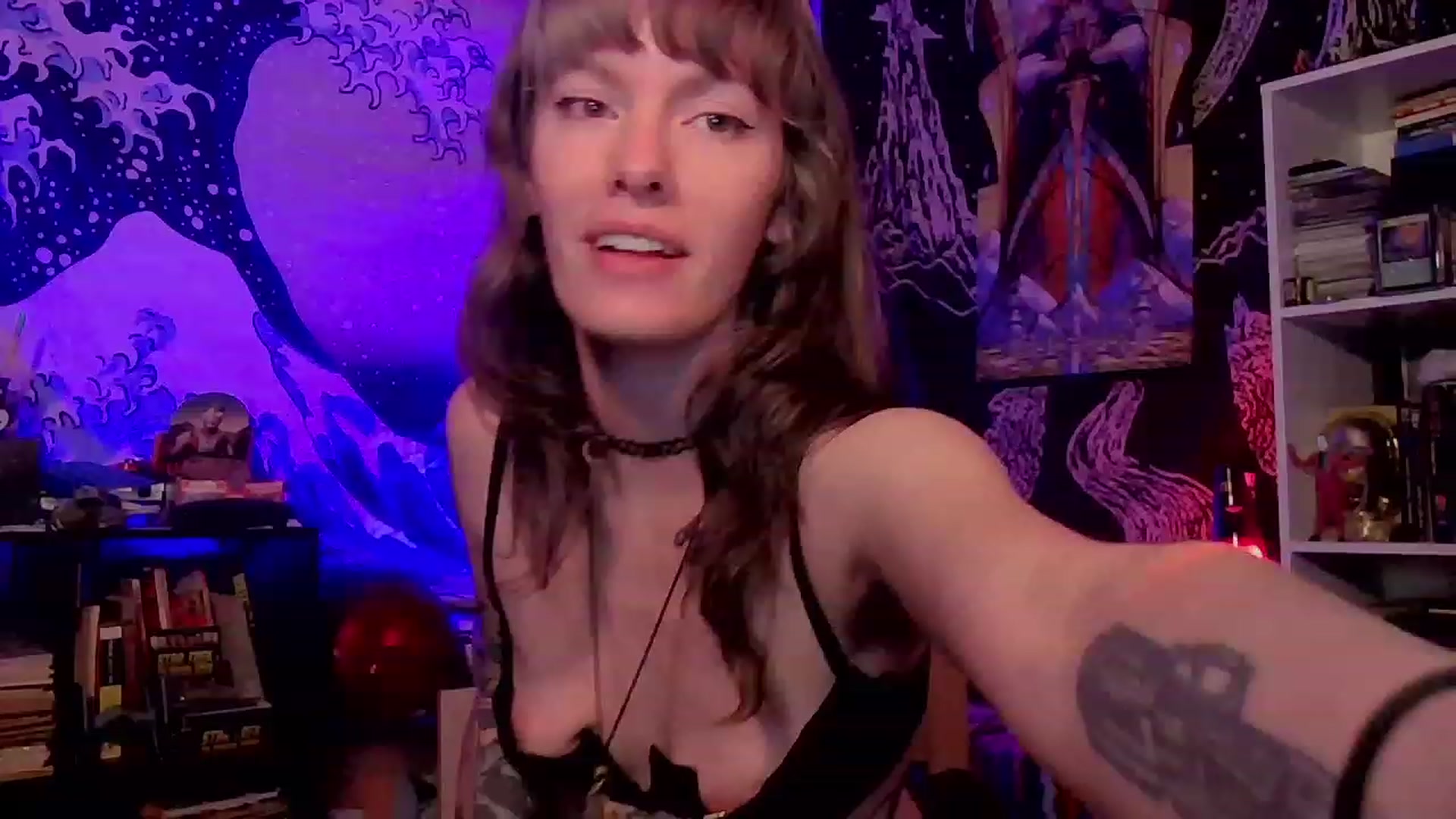 Gallery image thumbnail from CdrTroi's myfreecams stream on, 02/10/2024, 08:46 image 17 of 20
