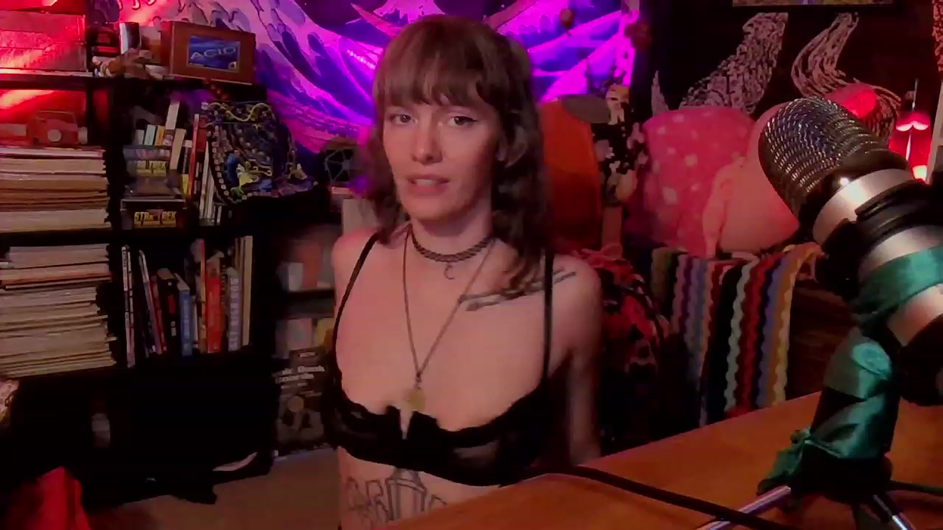Gallery image thumbnail from CdrTroi's myfreecams stream on, 02/19/2024, 06:05 image 15 of 20