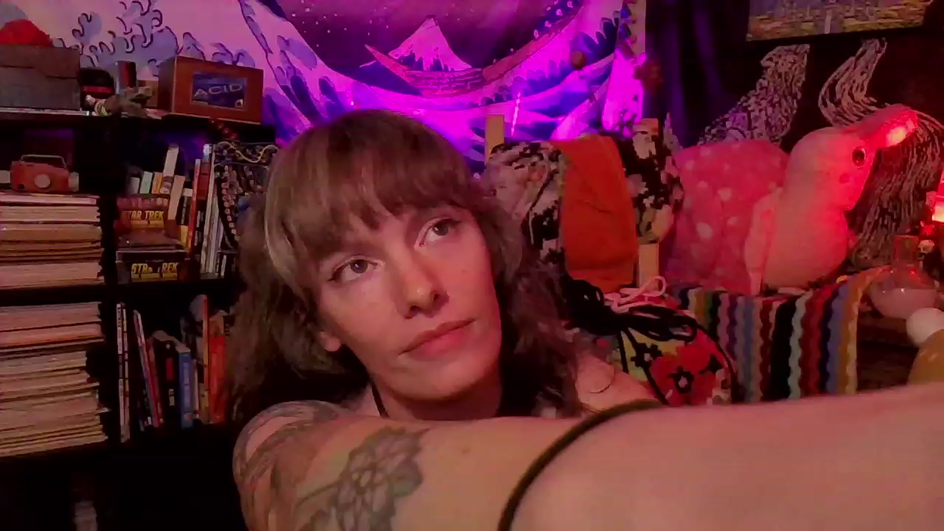 Gallery image thumbnail from CdrTroi's myfreecams stream on, 02/19/2024, 07:02 image 8 of 20