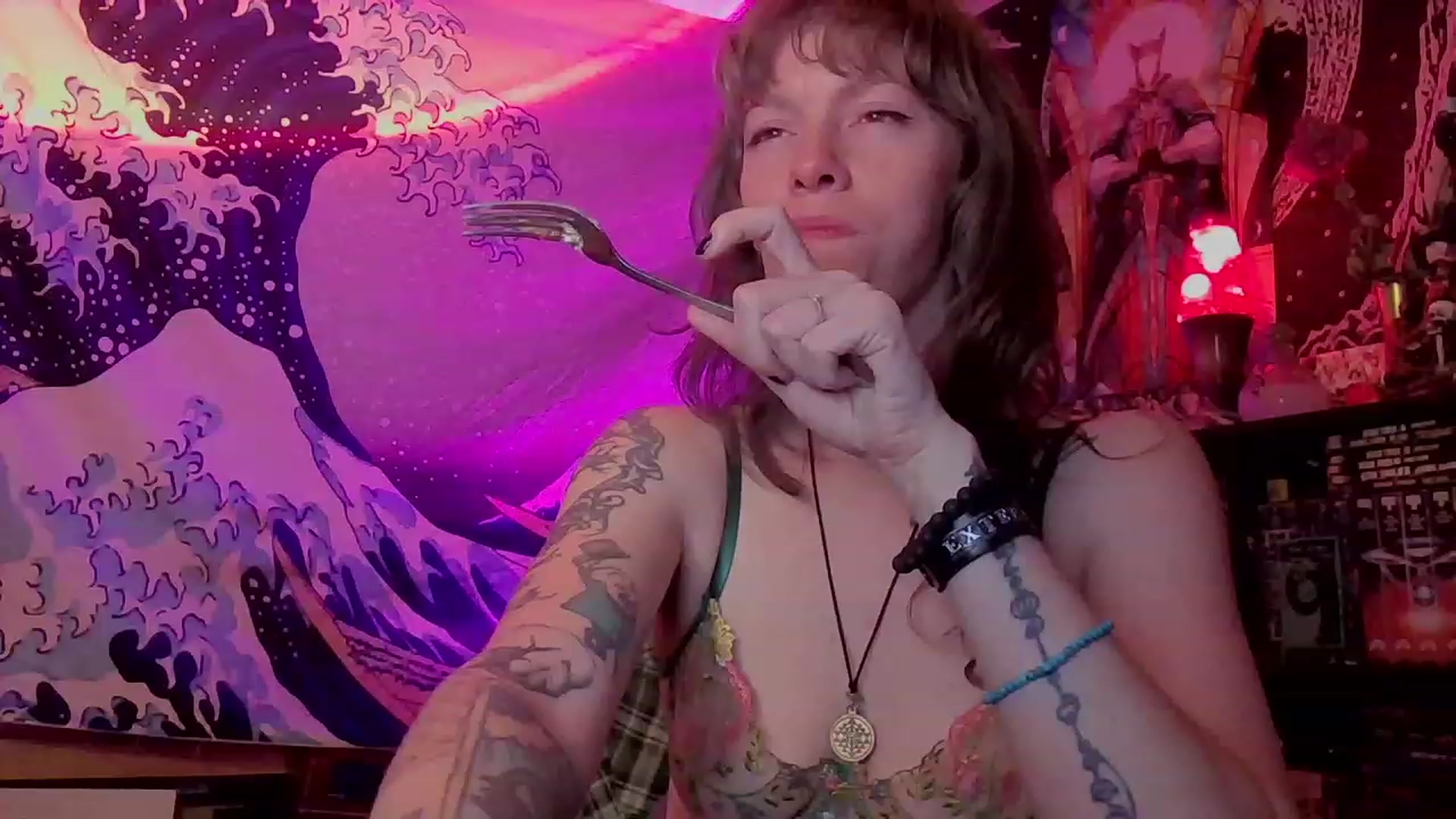 Gallery image thumbnail from CdrTroi's myfreecams stream on, 02/25/2024, 07:36 image 9 of 20